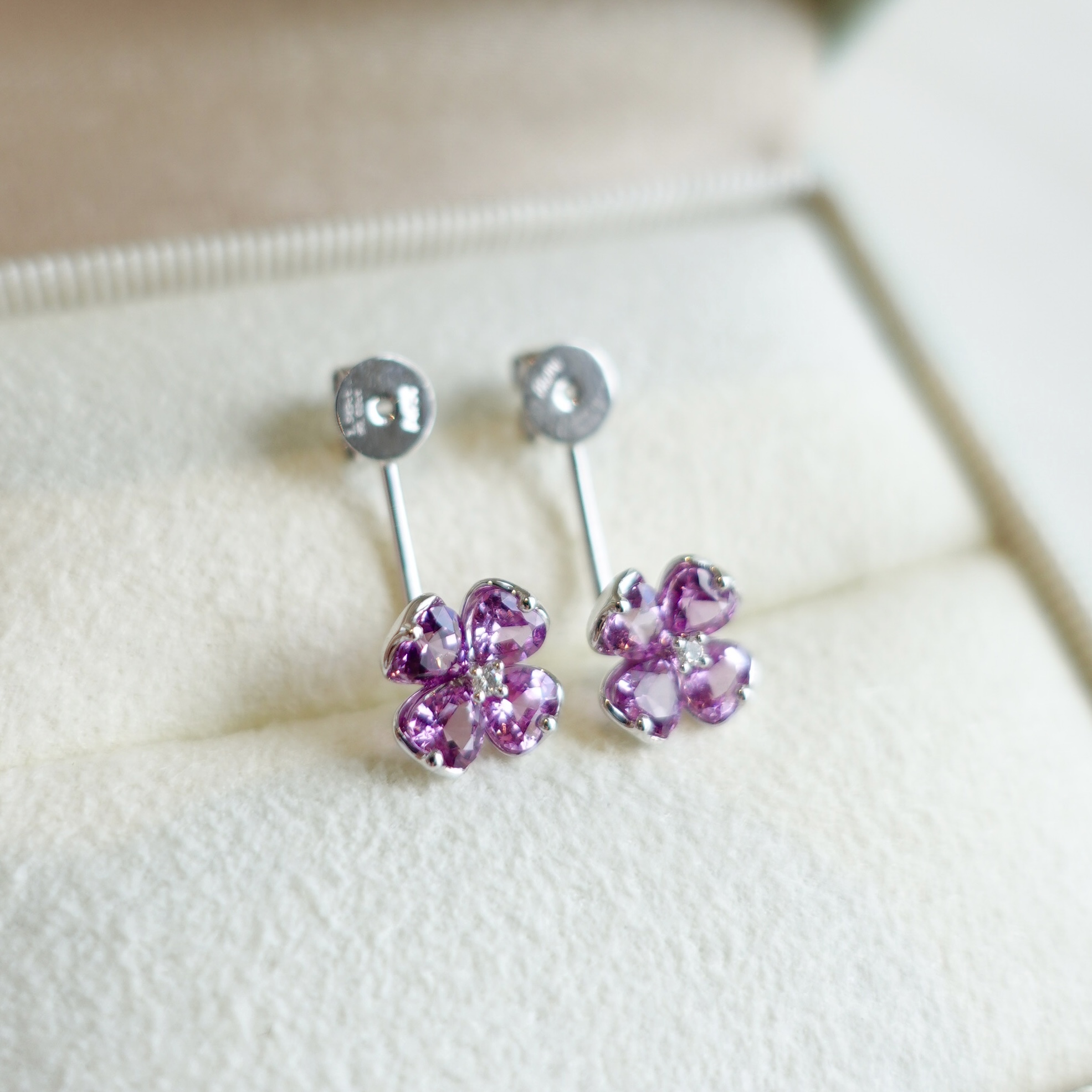 18K金粉紫色藍寶石鑽石耳托 - 四瓣花