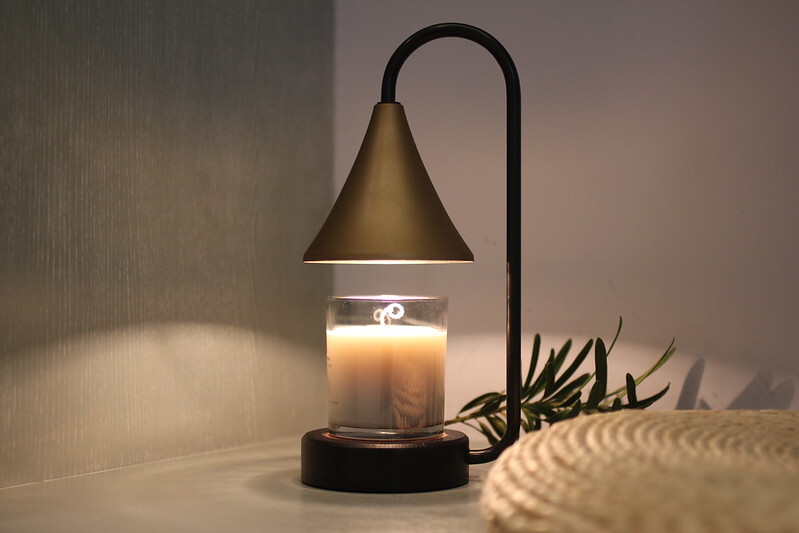 LumiAroma光氛流域-旋鈕式融燭燈,不只是擴香、照明,也能是一種提升心靈的裝飾。