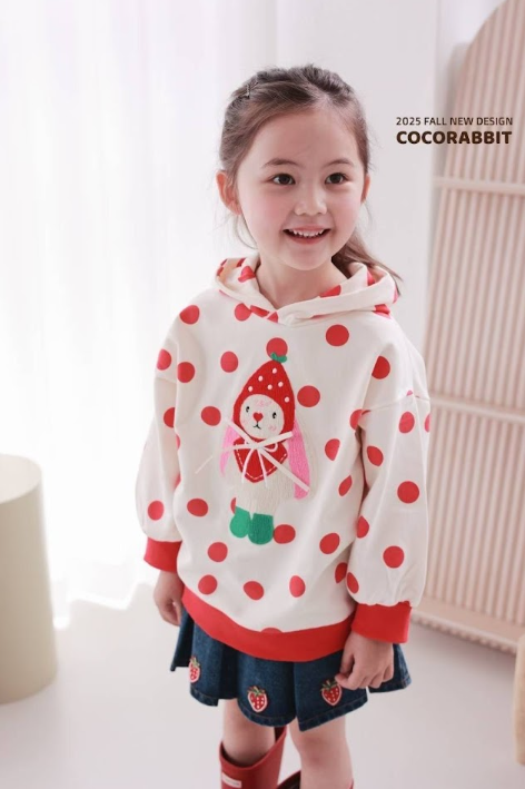 CRB09T035BE Coco Rabbit 米色草莓兔連帽衛衣