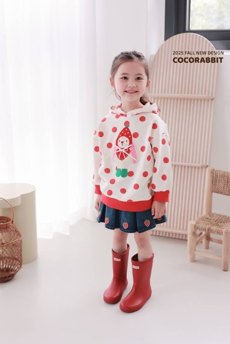 CRB09T035BE Coco Rabbit 米色草莓兔連帽衛衣