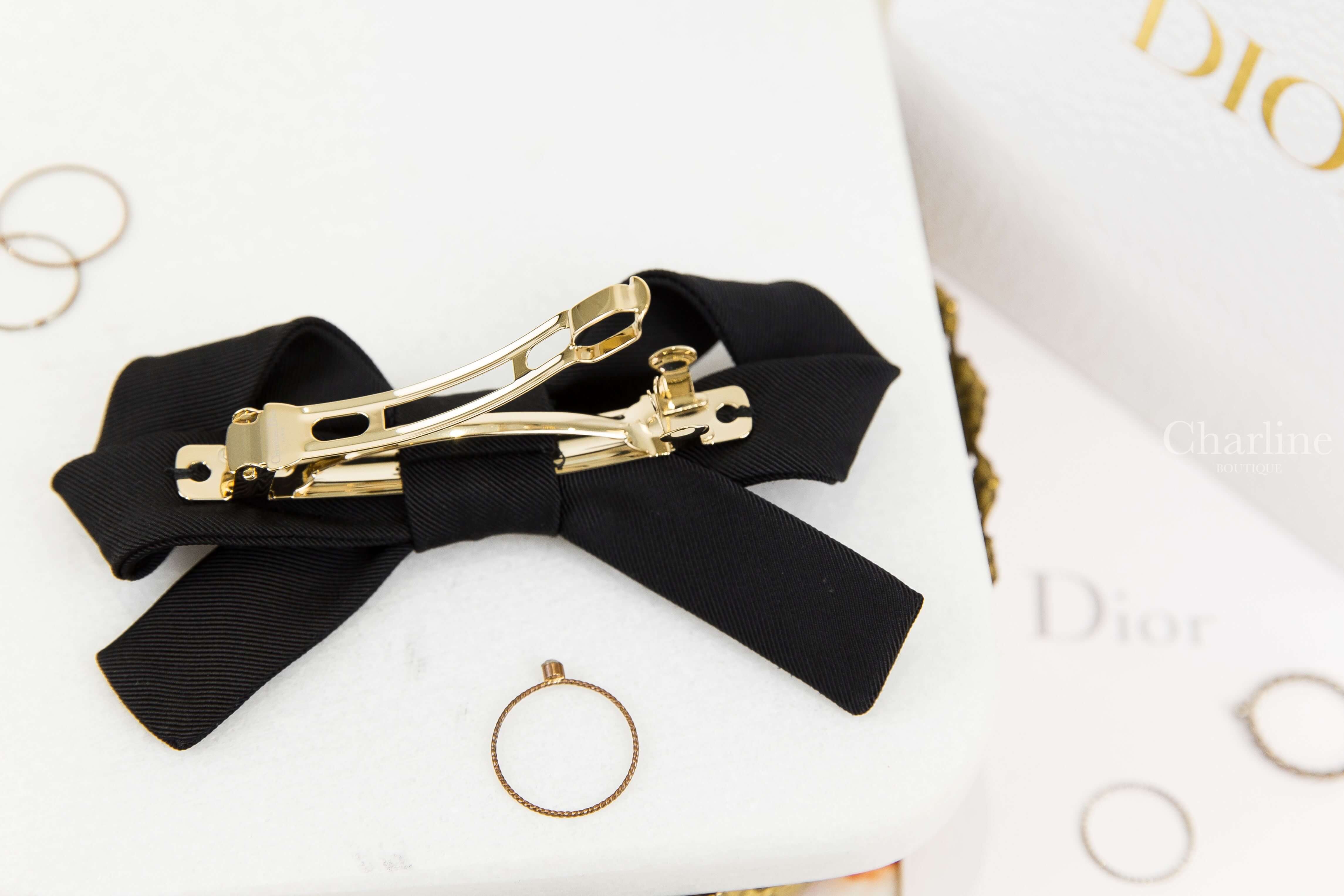 Dior Diorissimo Barrette 黑色羅緞蝴蝶結金色水鑽CD髮夾-Charline Boutique 精品代購