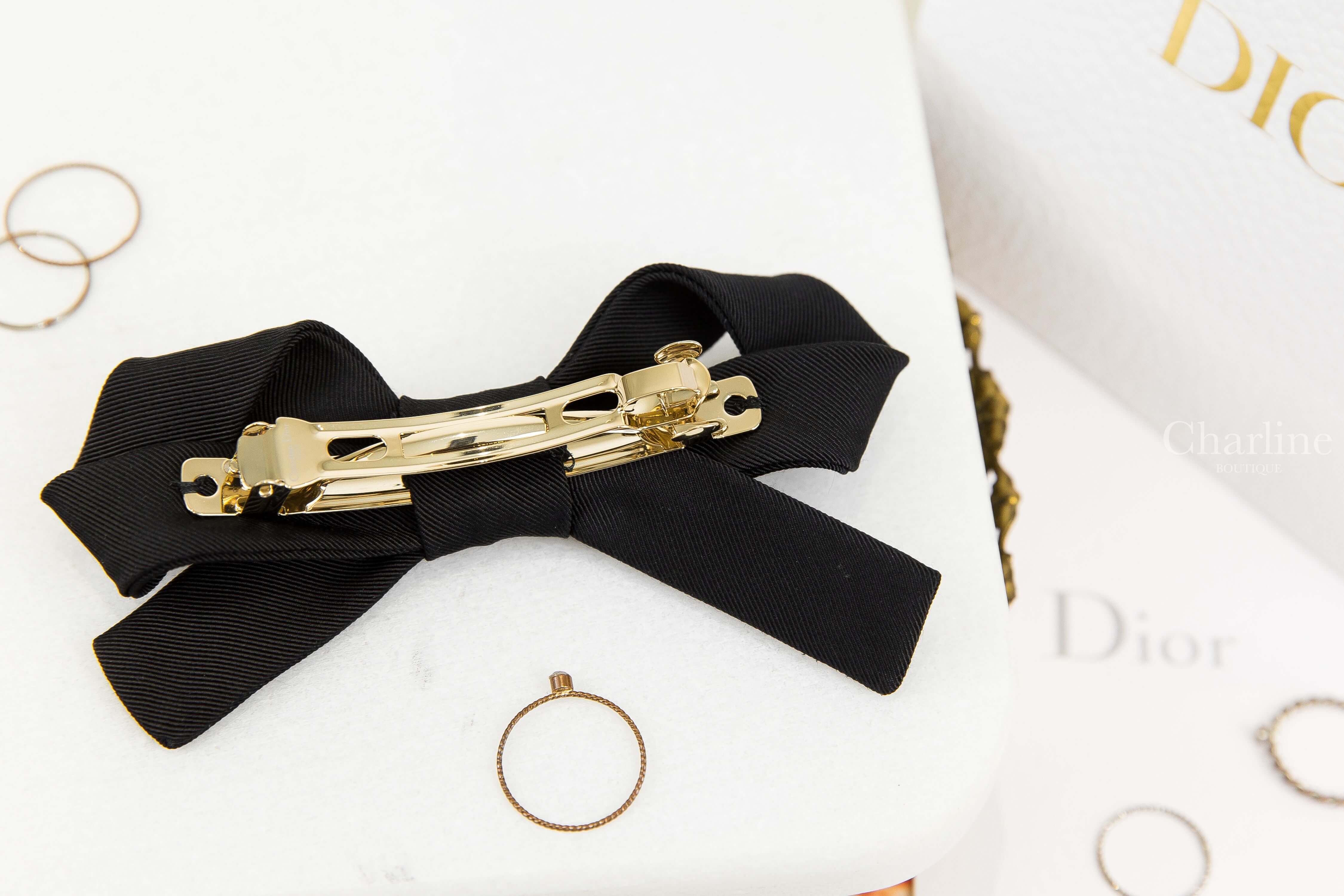 Dior Diorissimo Barrette 黑色羅緞蝴蝶結金色水鑽CD髮夾-Charline Boutique 精品代購