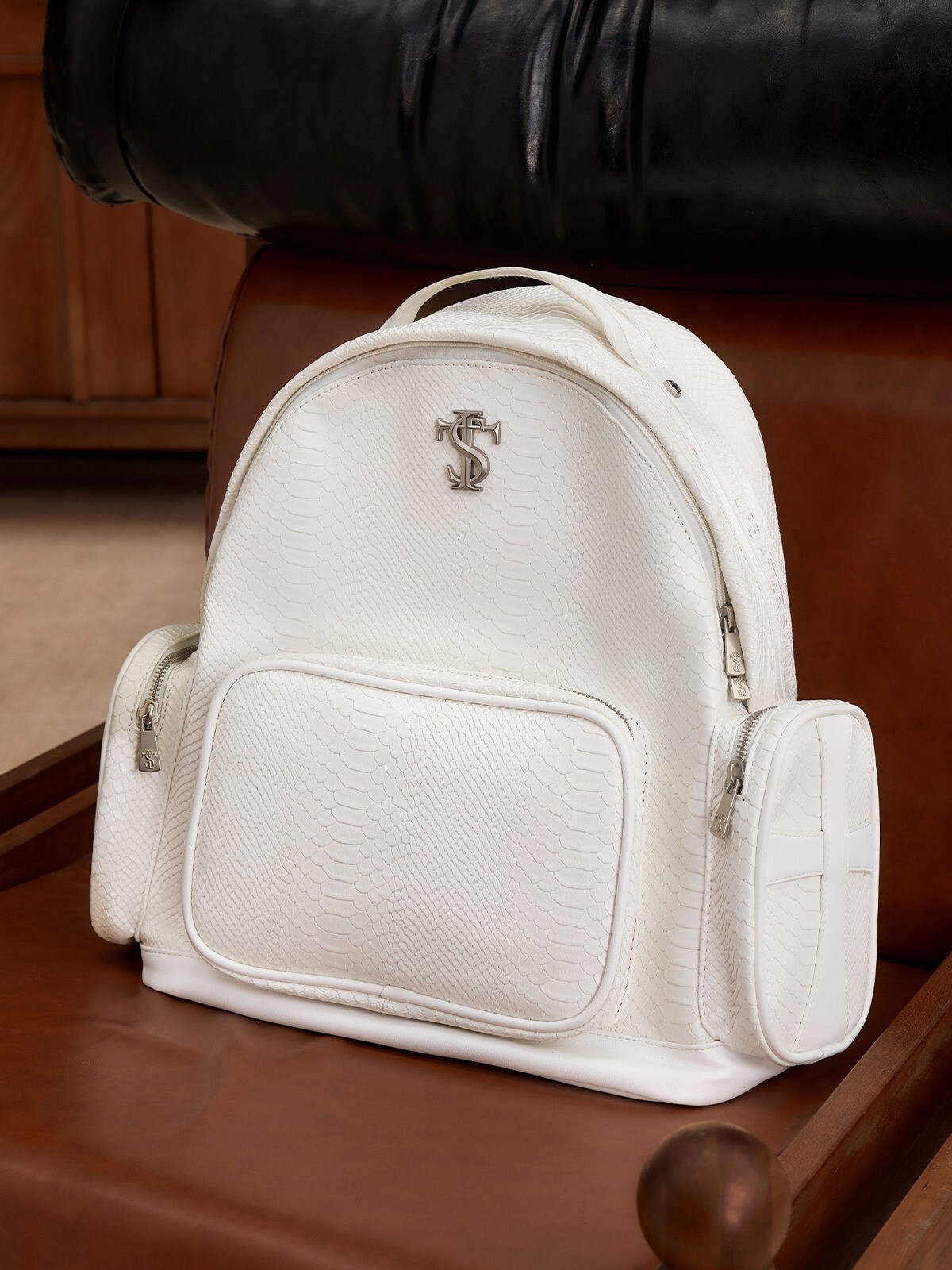 STK SmallTownKid 白蛇皮紋 後背包