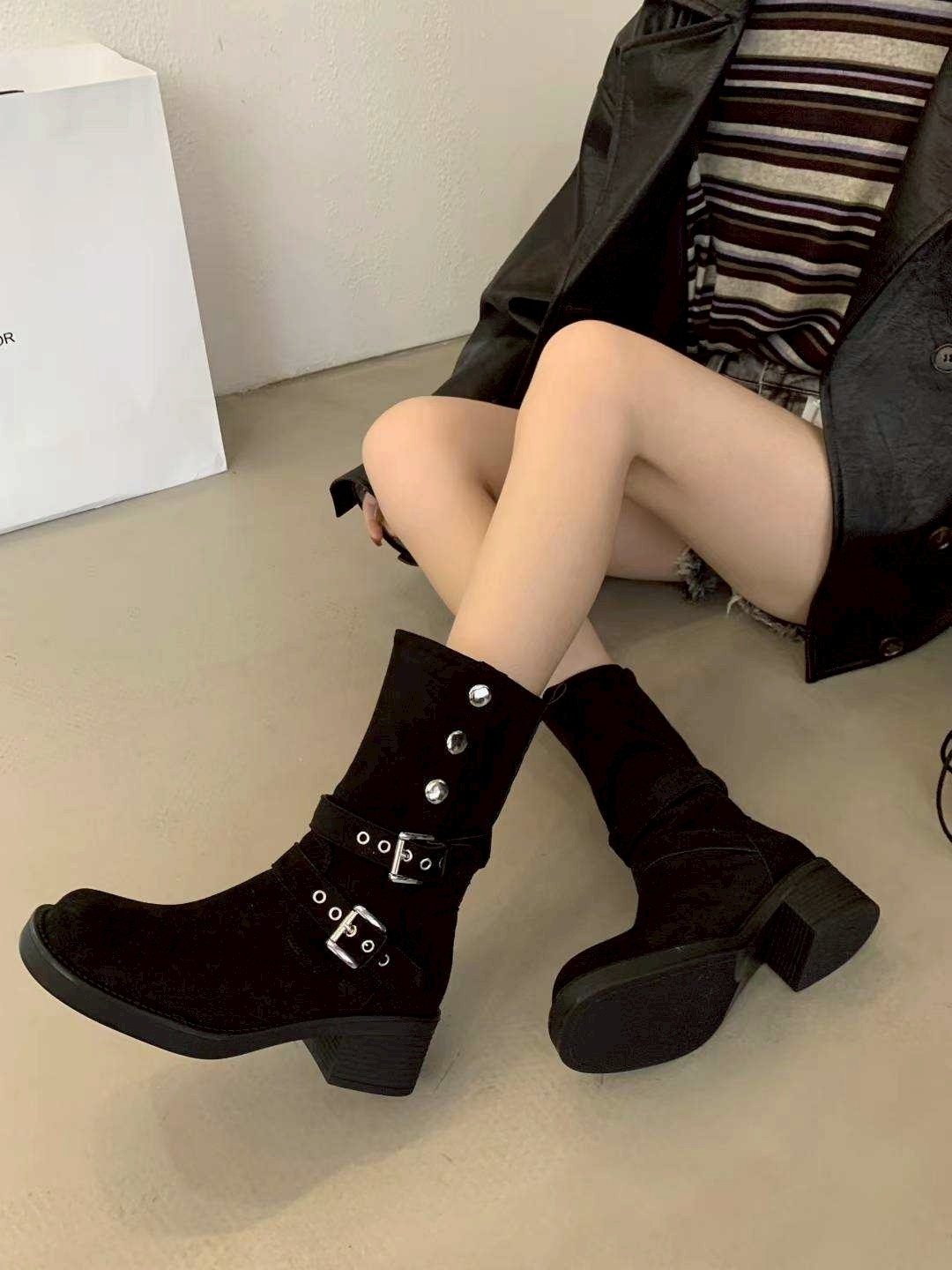 側排釦反摺麂皮中筒靴