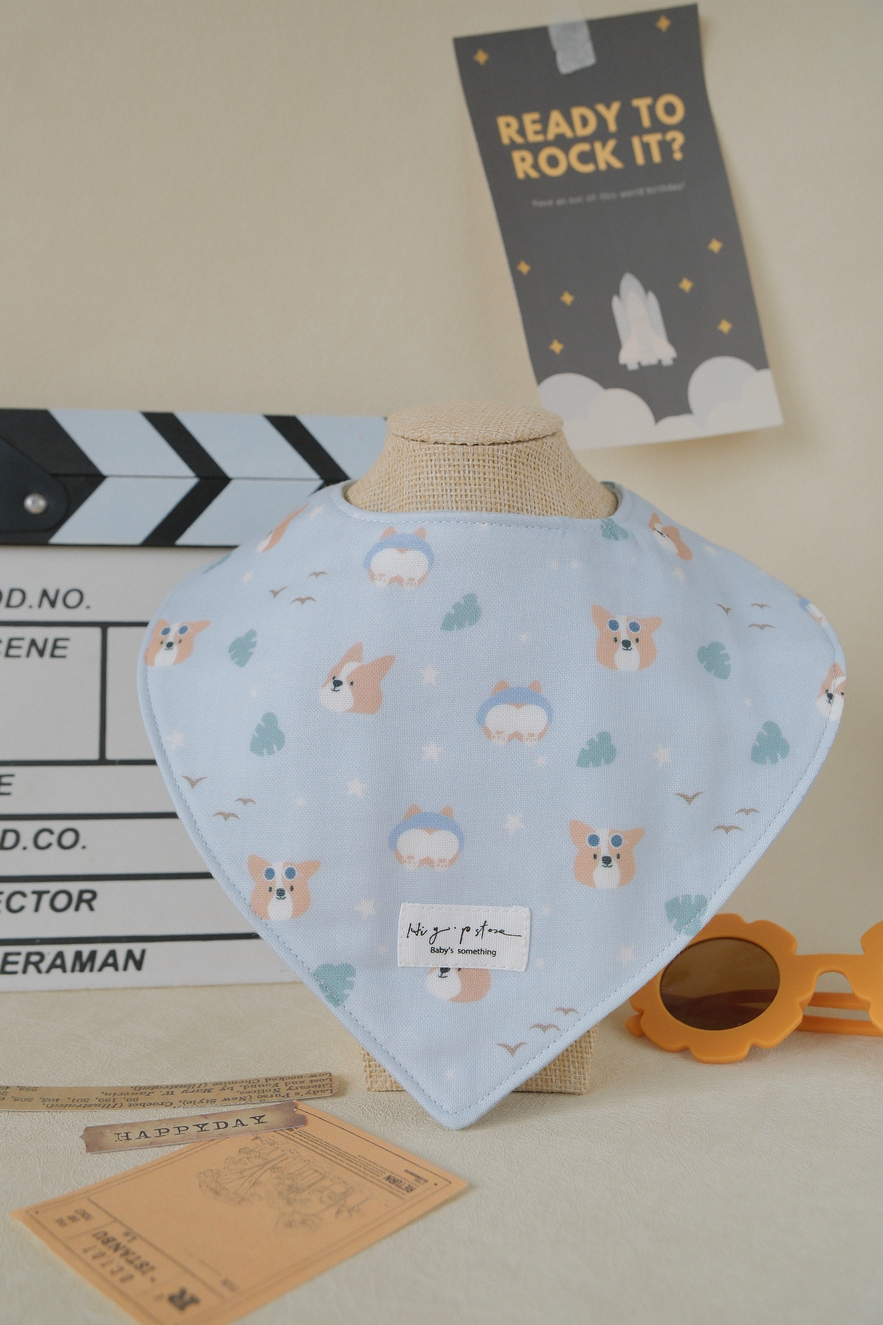 Hi Y.P store-手作圍兜-雙面三角兜-柯基夏日誌