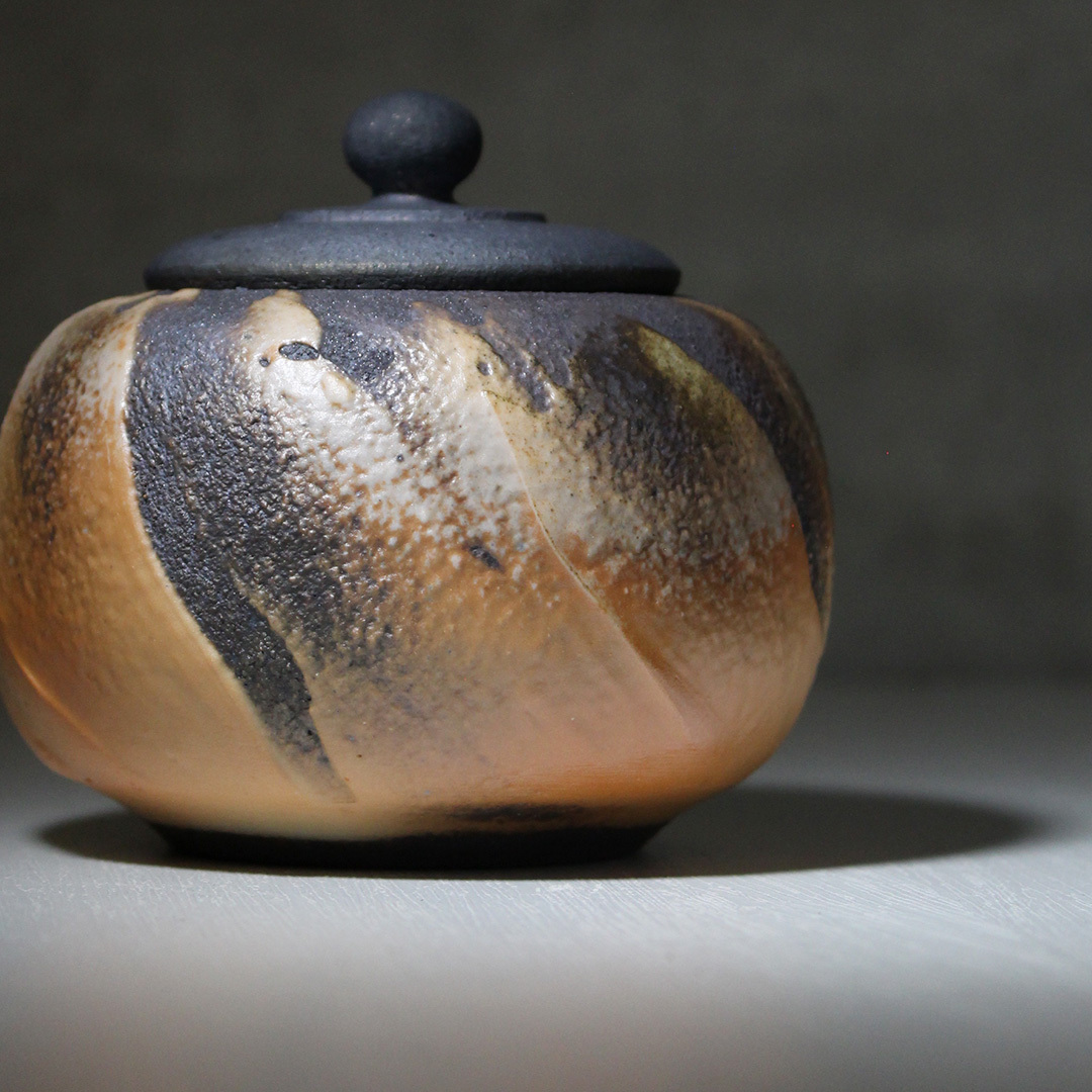 炎岩黑土柴燒茶葉罐H013D