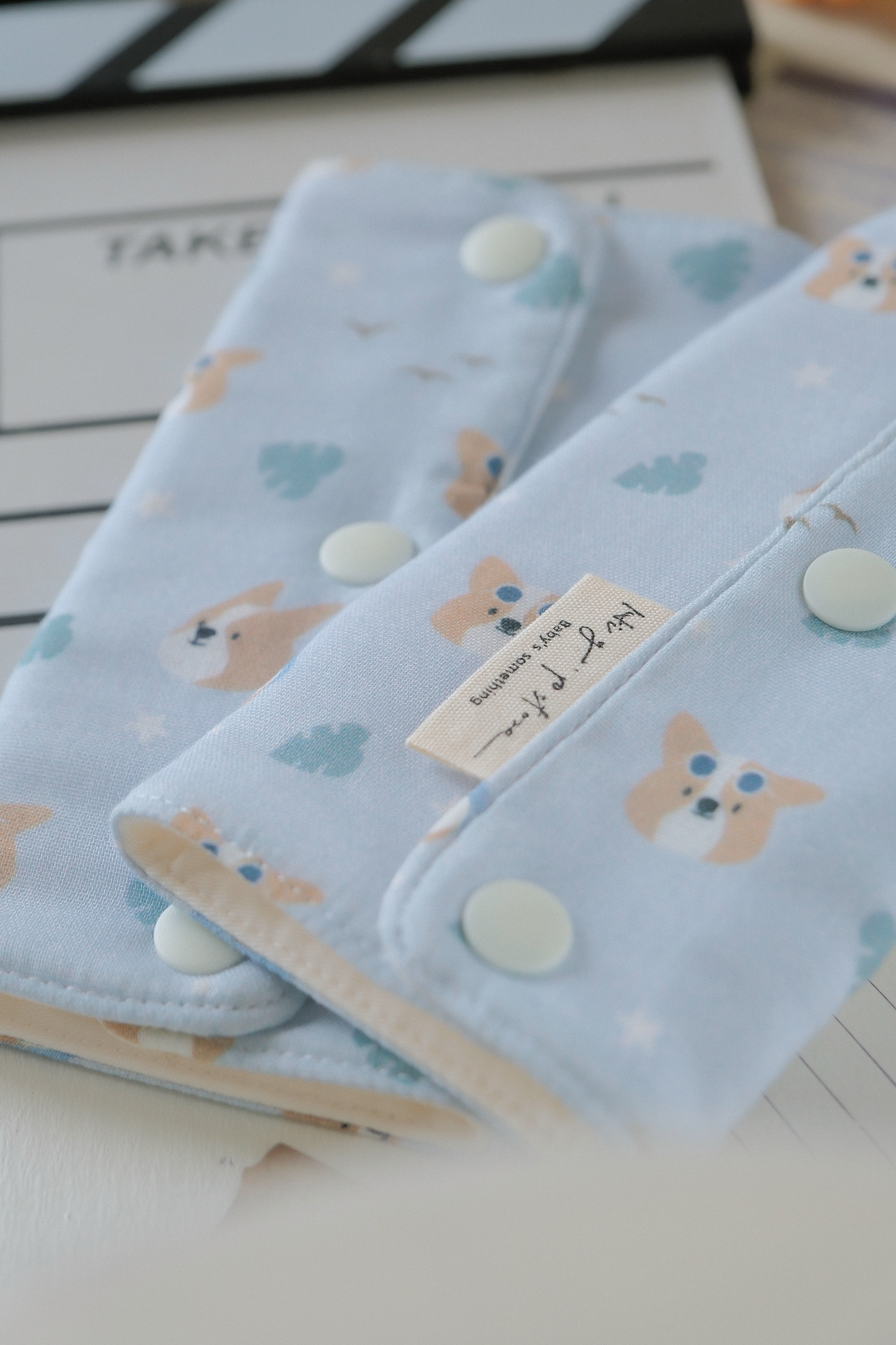 Hi Y.P store-揹巾口水套-獨家設計款-柯基夏日誌