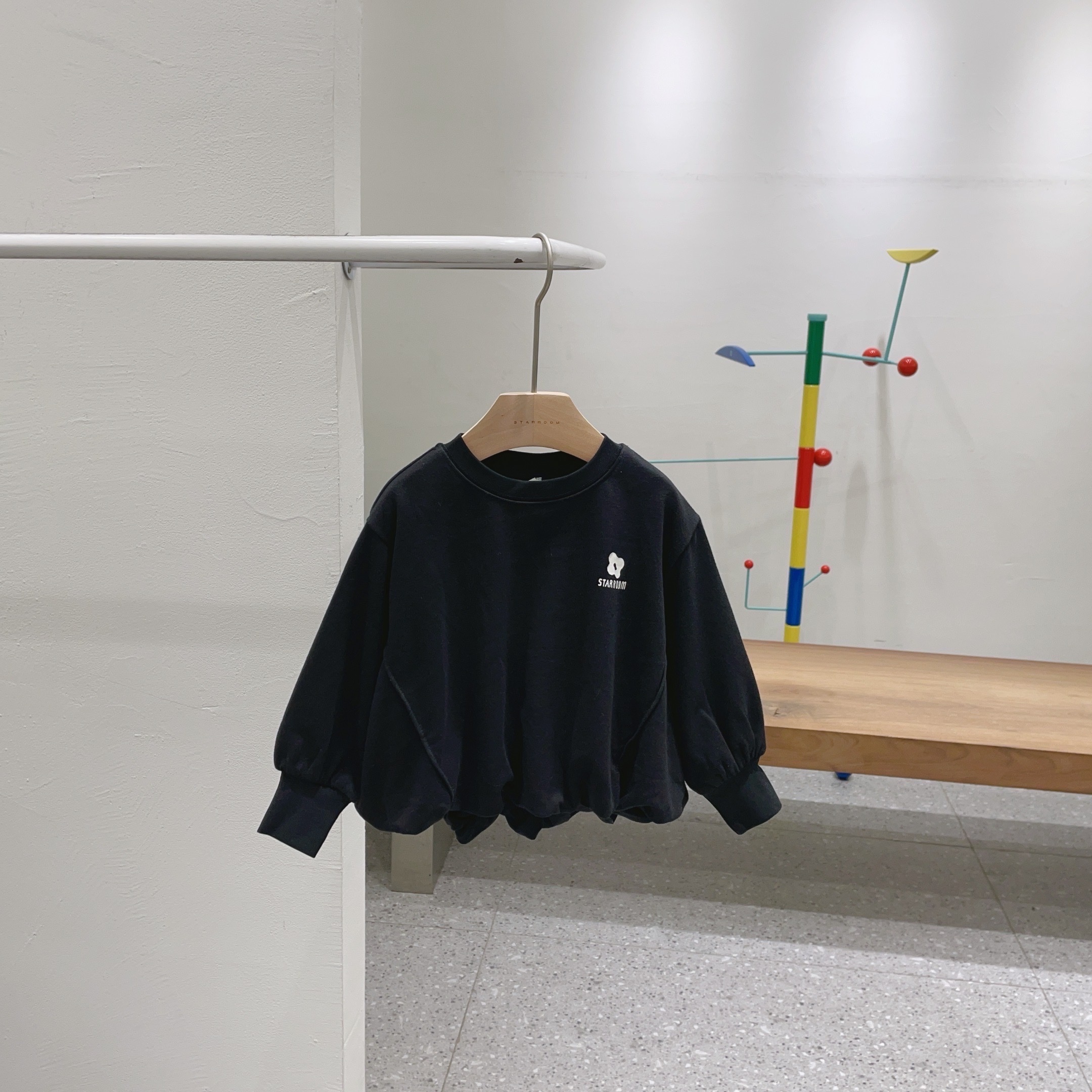 A03016設計師品牌花花大學T