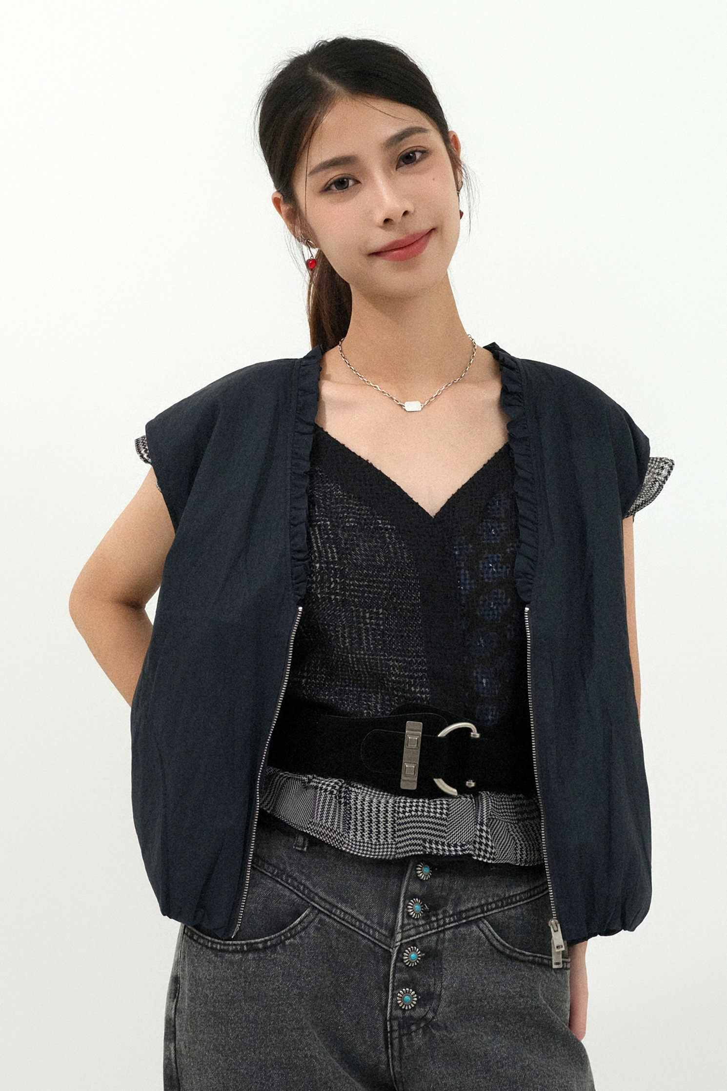 荷葉領仿皮背心外套 (現貨款式）