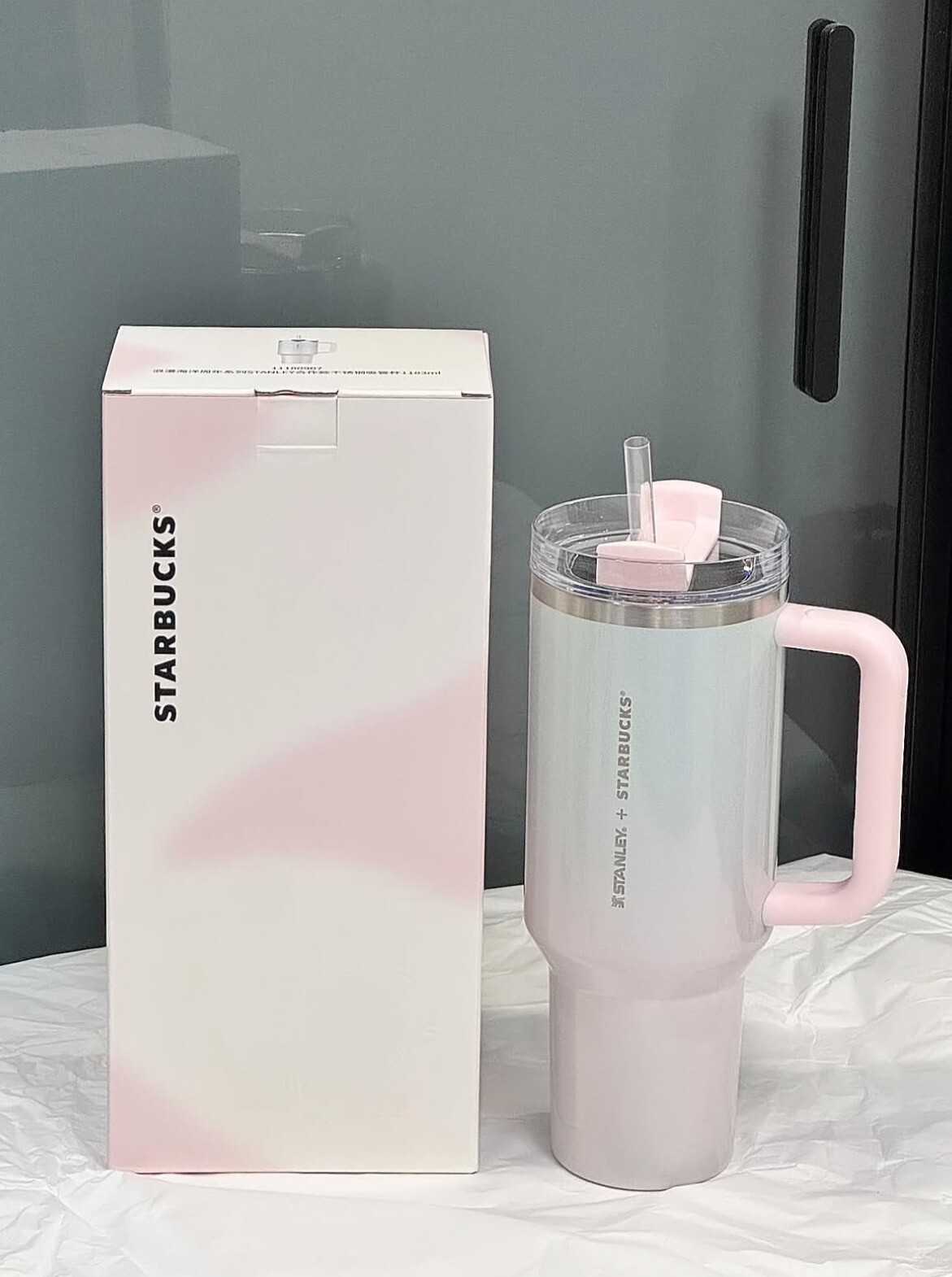 （現貨）星巴克 X Stanley 漸變珠光吸管杯