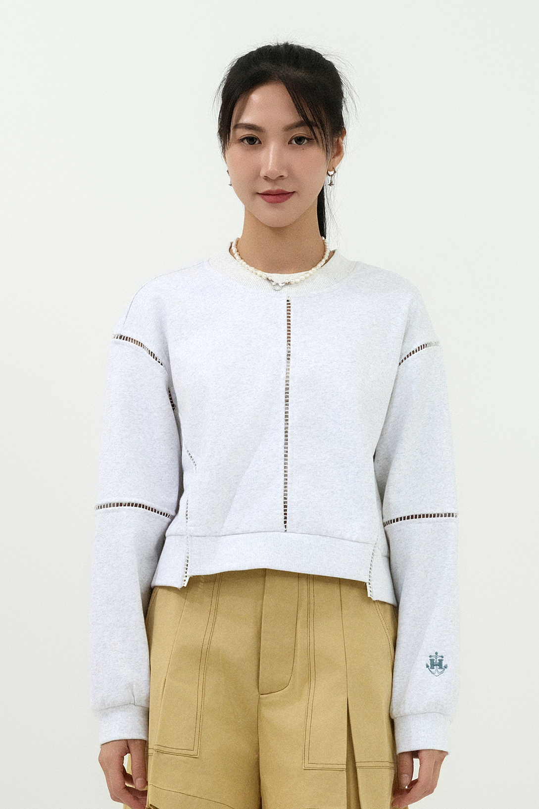 通花邊高領短衛衣 (預購產品）