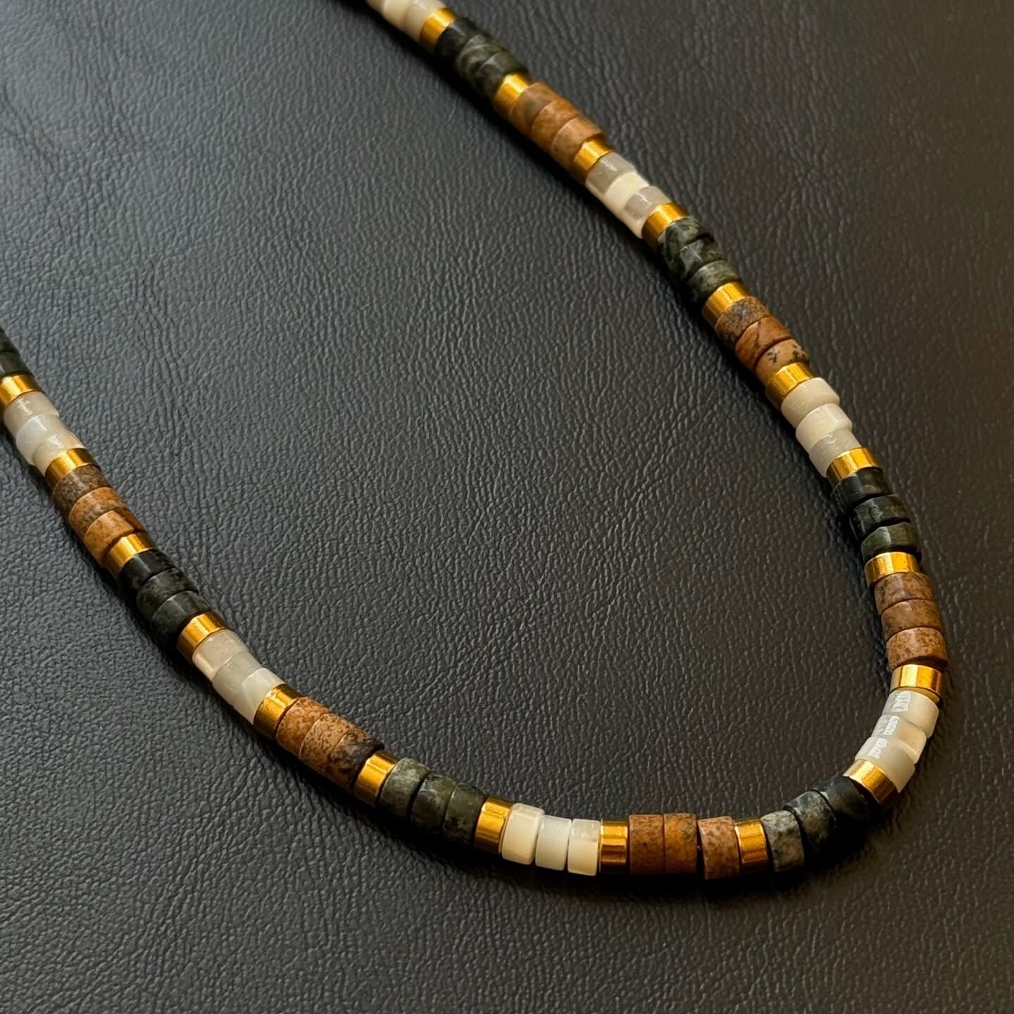 [原石] 白母貝+剛巴巴碧玉 水晶項鏈