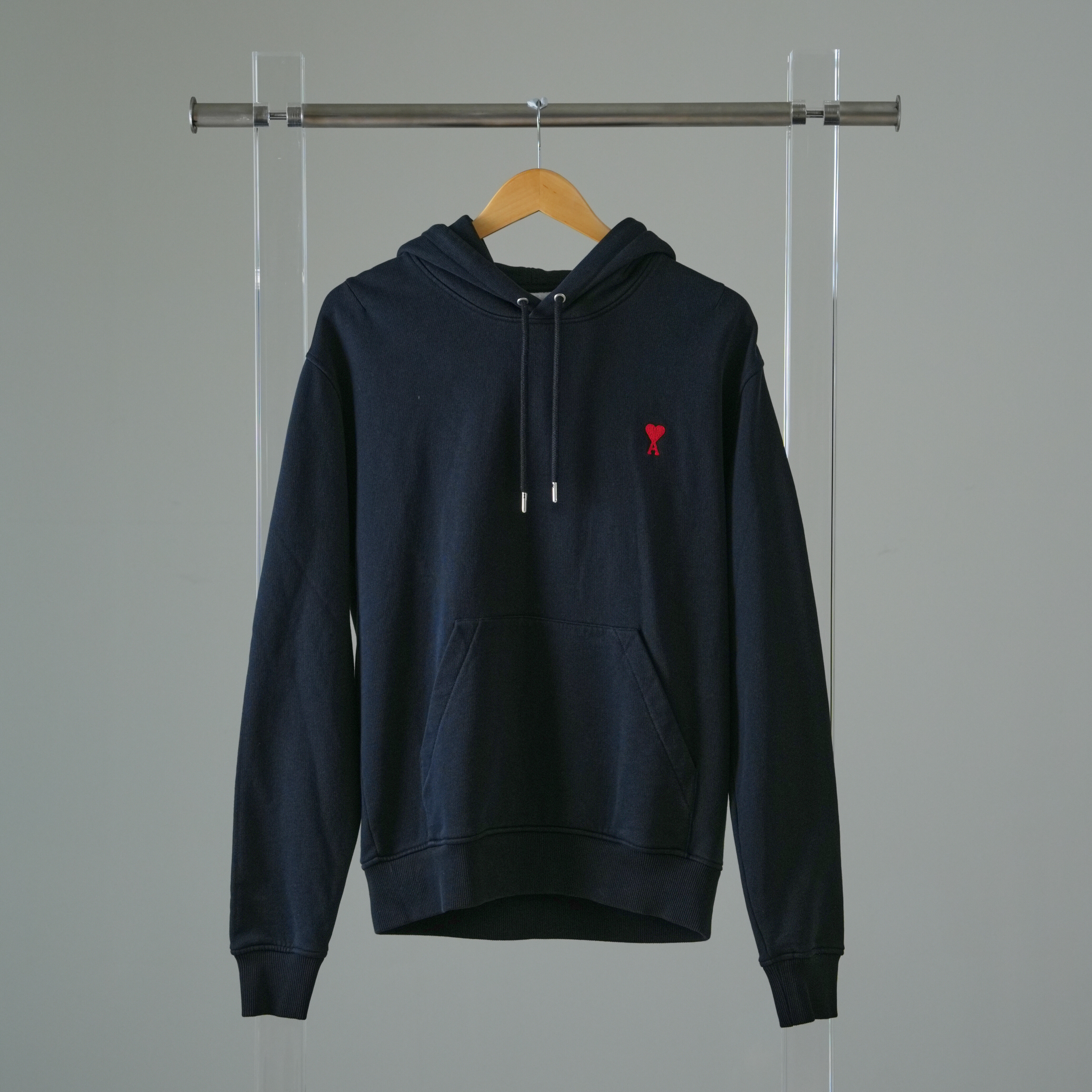 AMI 黑色小愛心連帽上衣 M