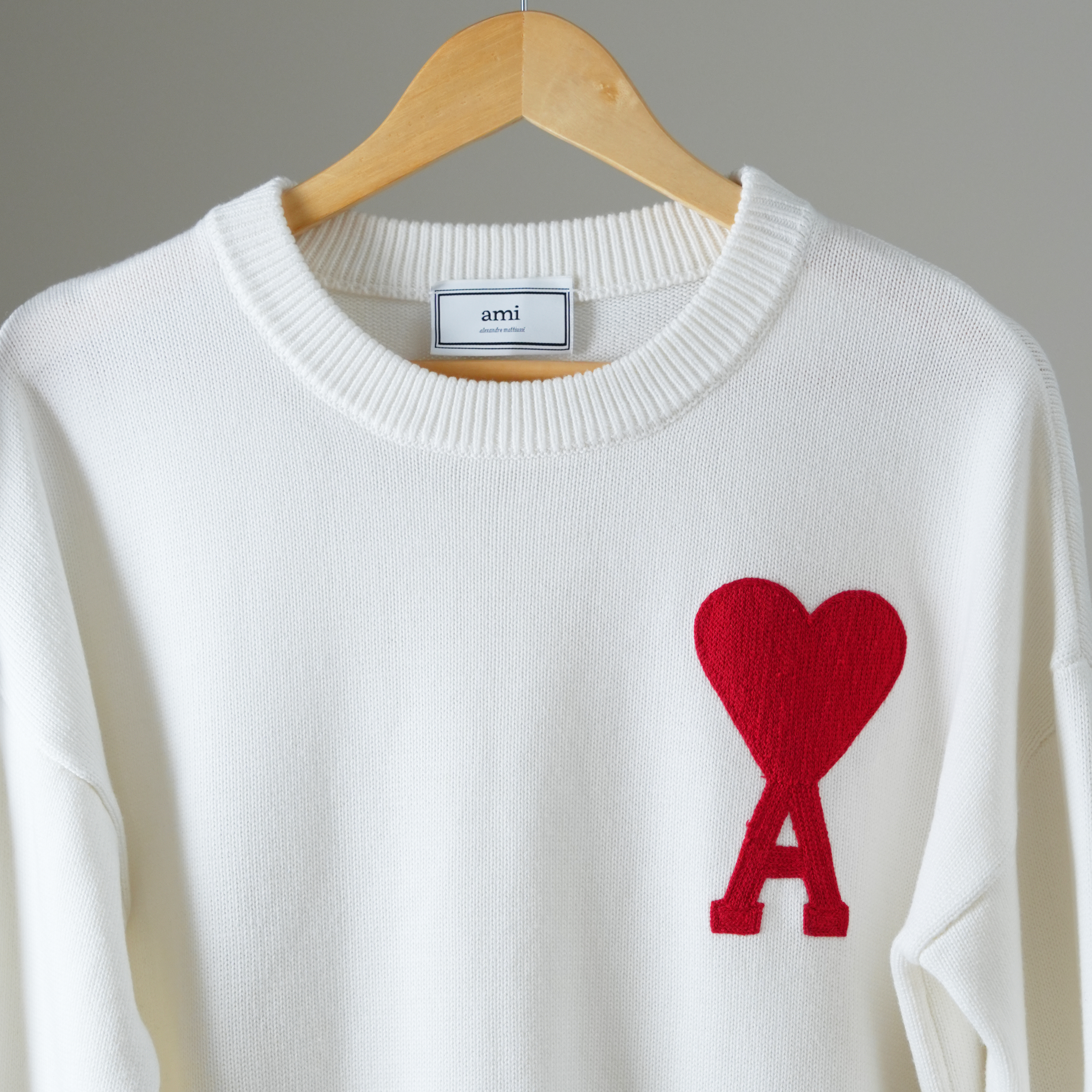 AMI 白色大愛心毛衣