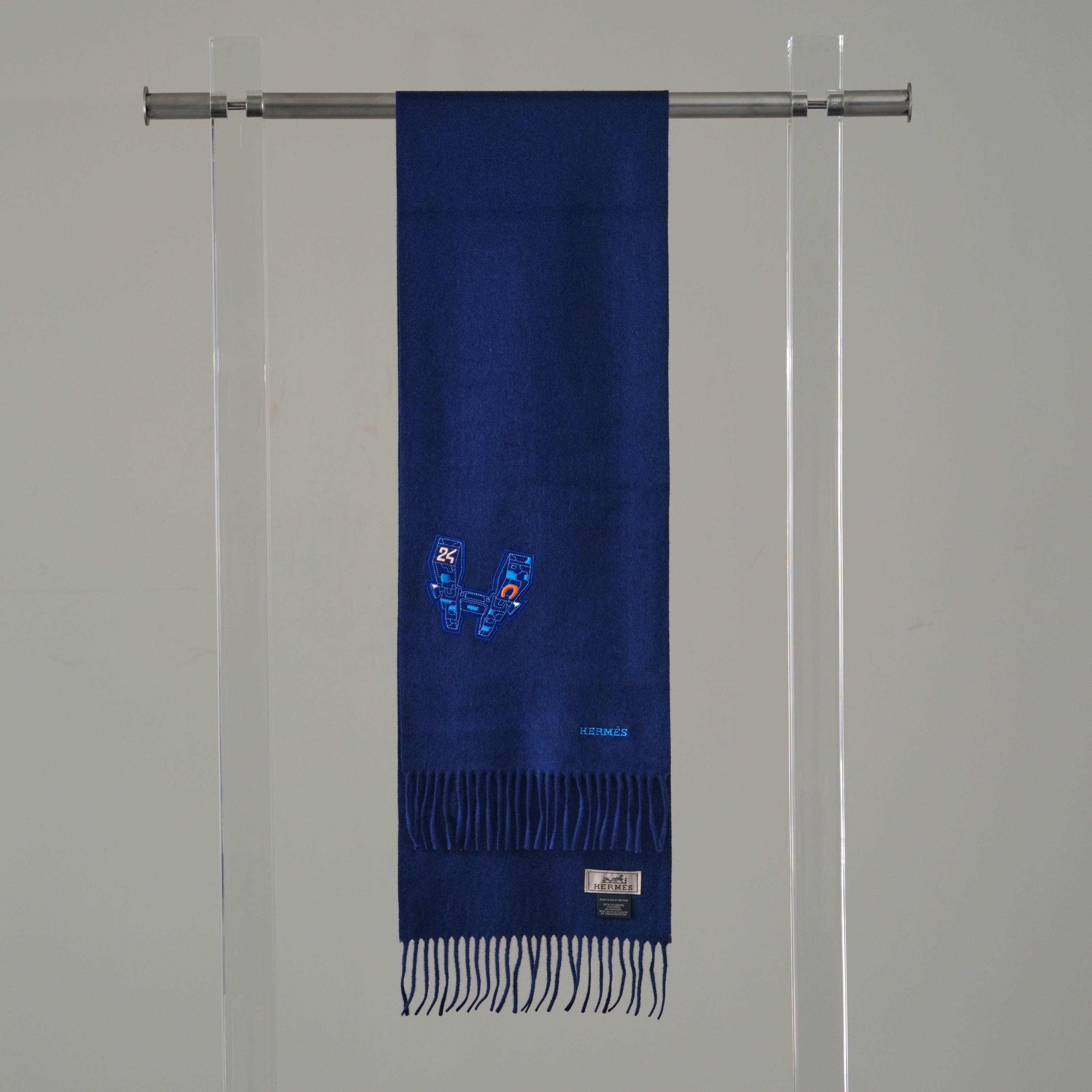 Hermes 深藍色刺繡圍巾