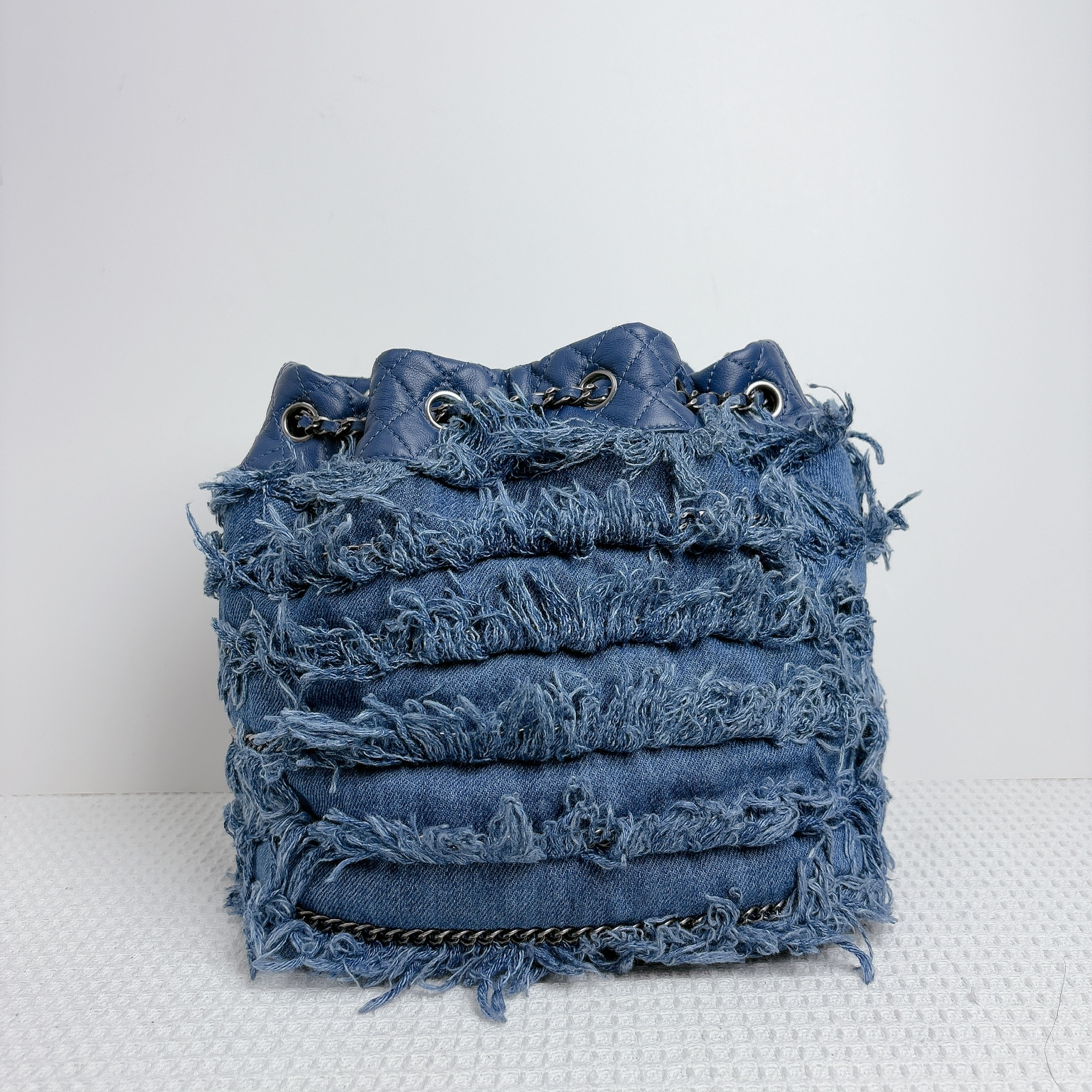Chanel Denim Bucket - Denim / Shw