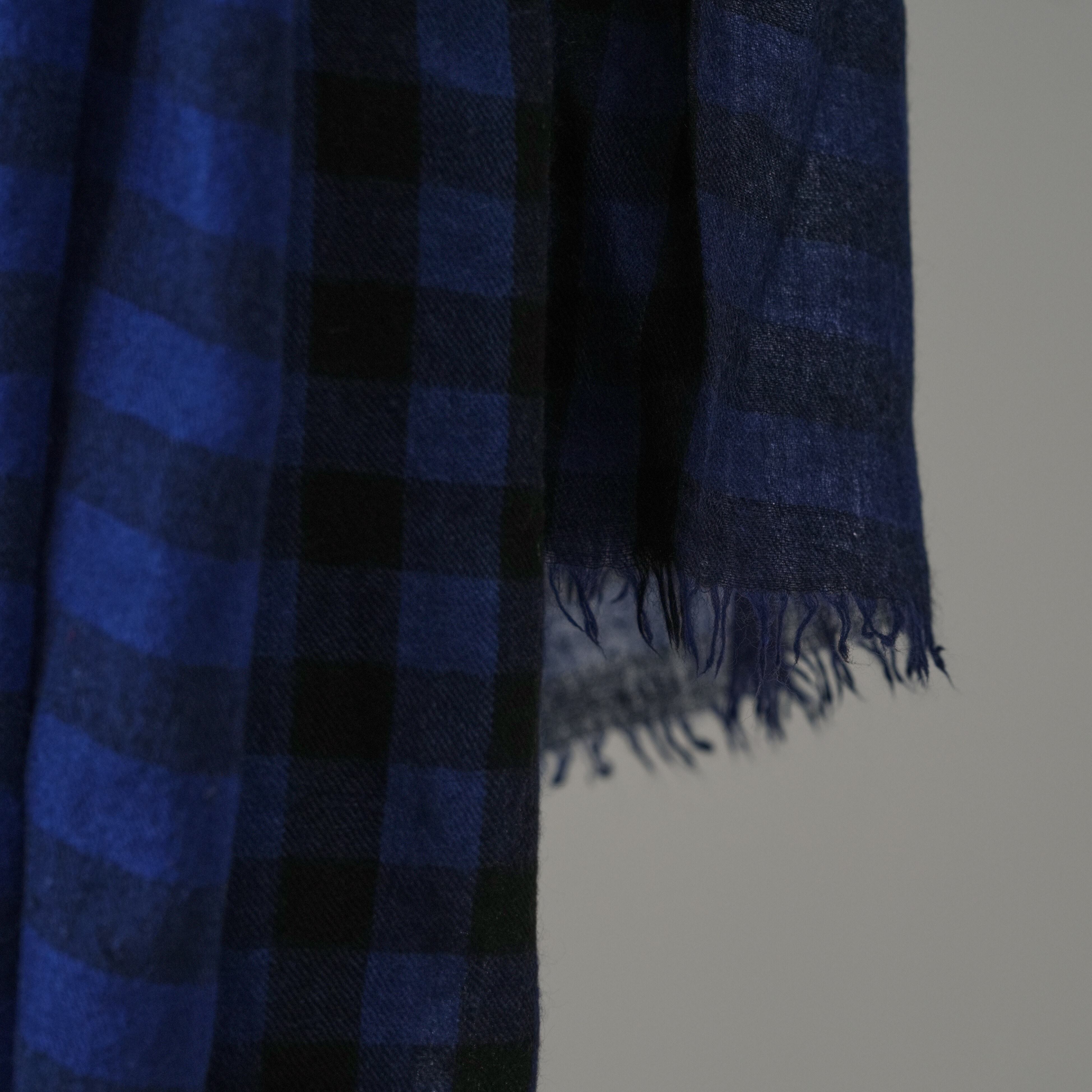 Yigal Azrouel 黑藍條紋圍巾