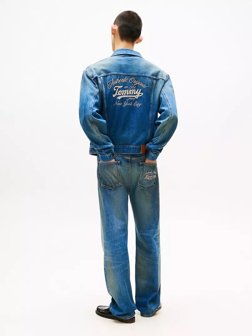 Tommy Jeans 背後電繡草寫字母 牛仔外套