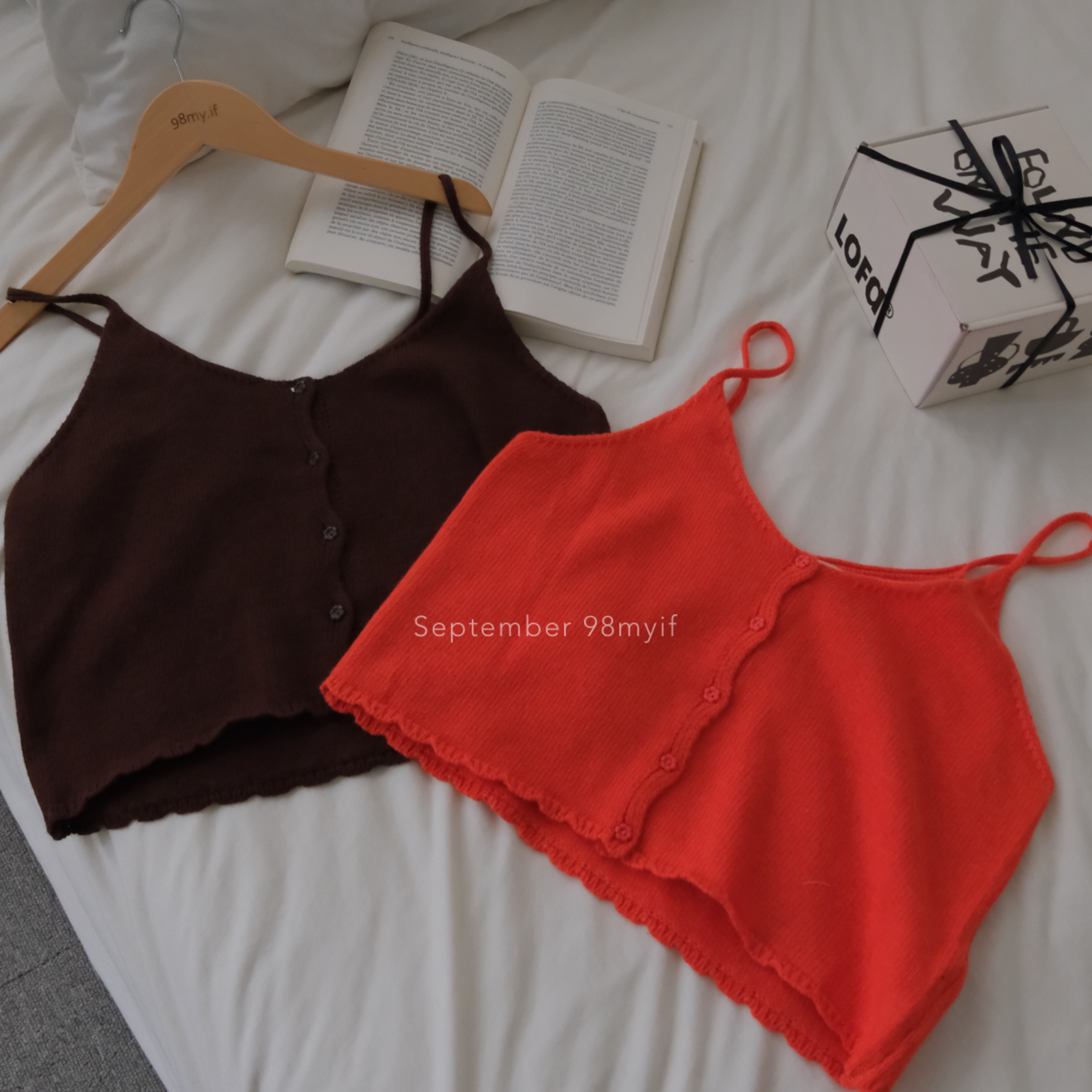 S11 小花扣子針織小背心 2colors