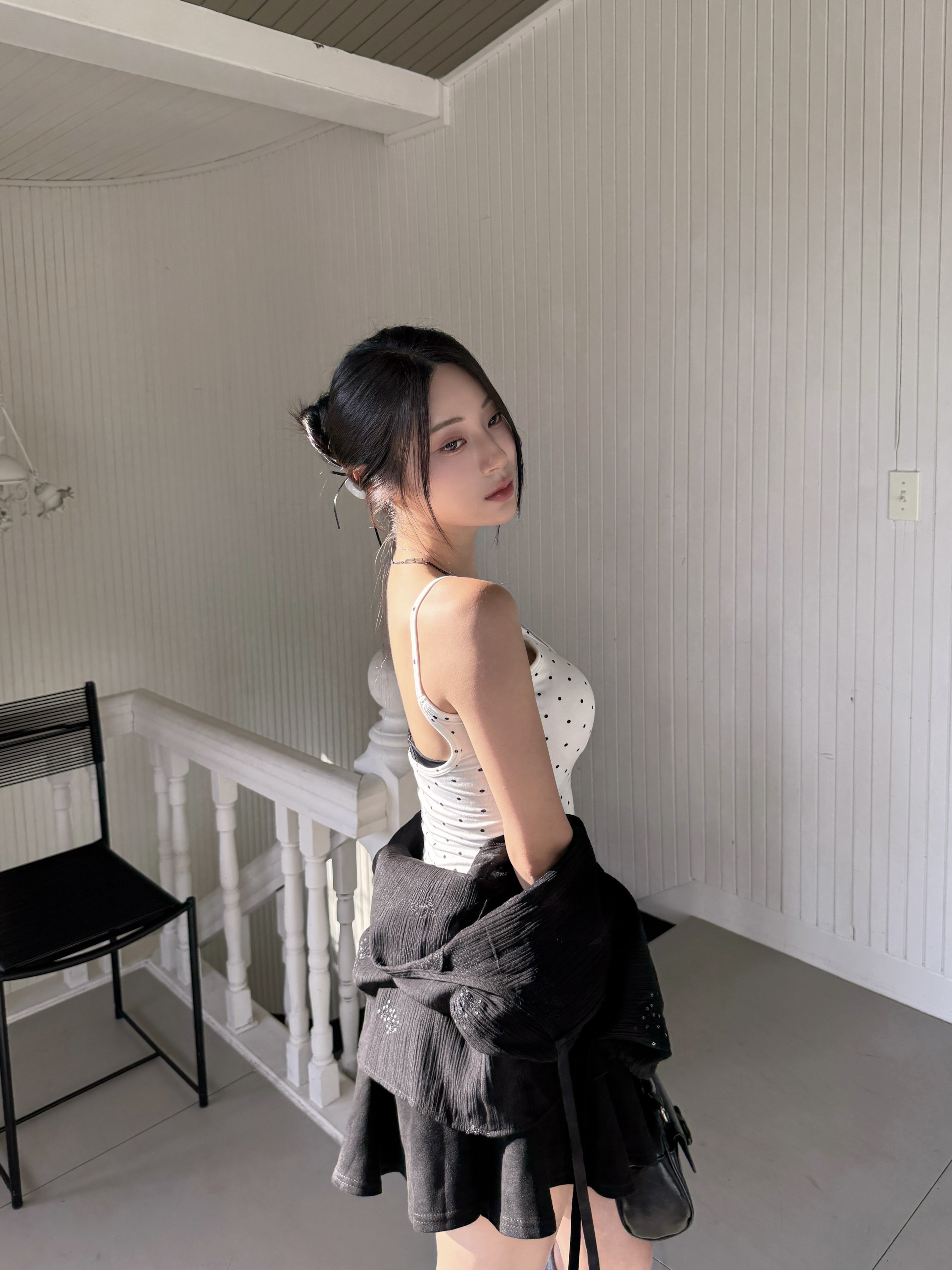 【現貨】C27 miu系水波點 美背Bratop (白)