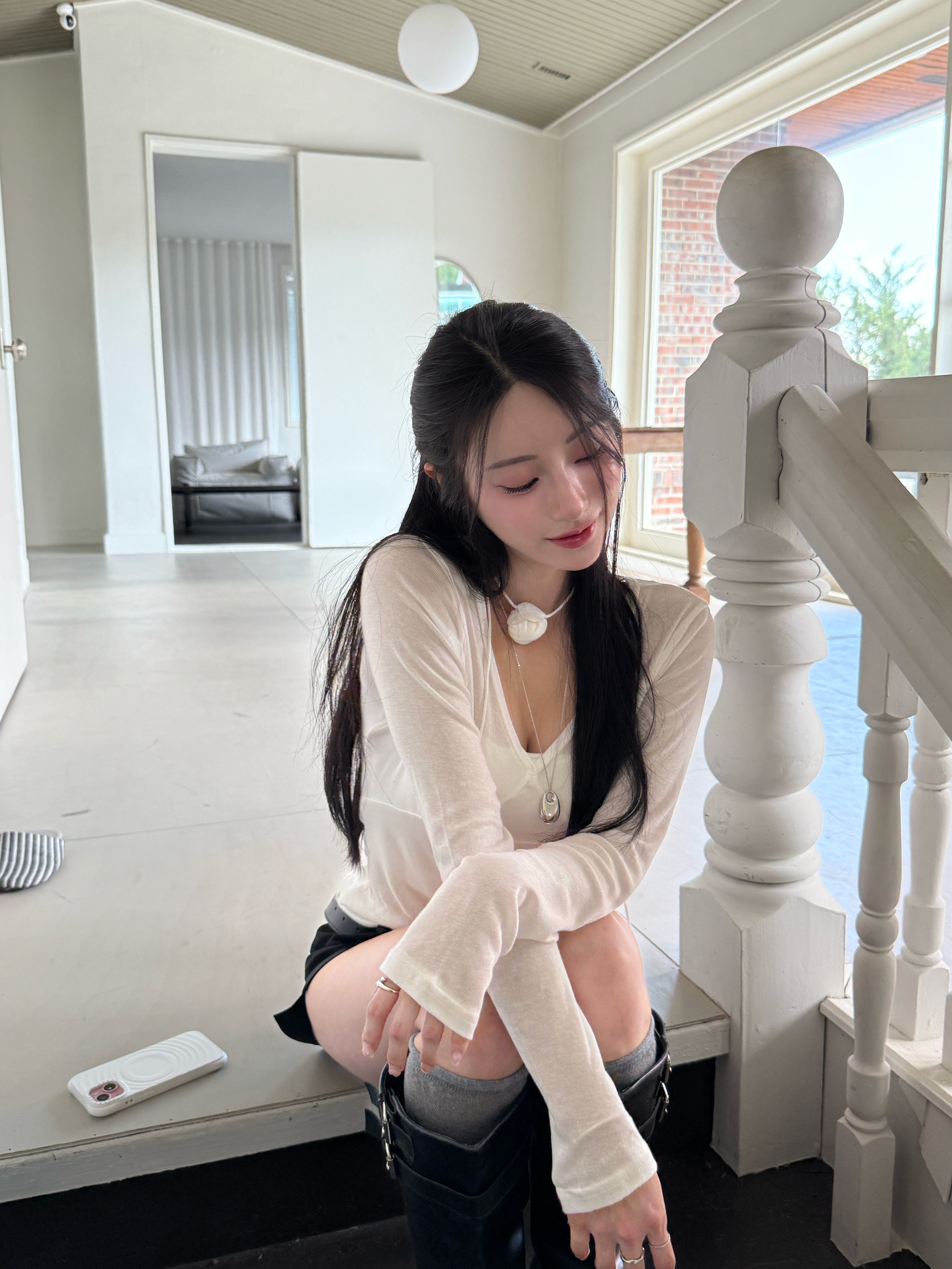 【現貨】C20 玫瑰Choker 曲線上衣 (白)