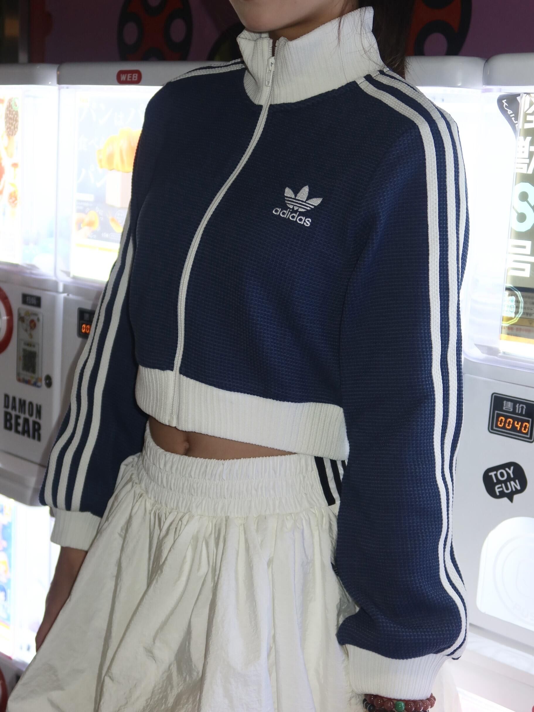 代購-Adidas Originals TRACK TOP 立領 短版修身 華夫格 外套 棕咖KC2645/藍白KC2646