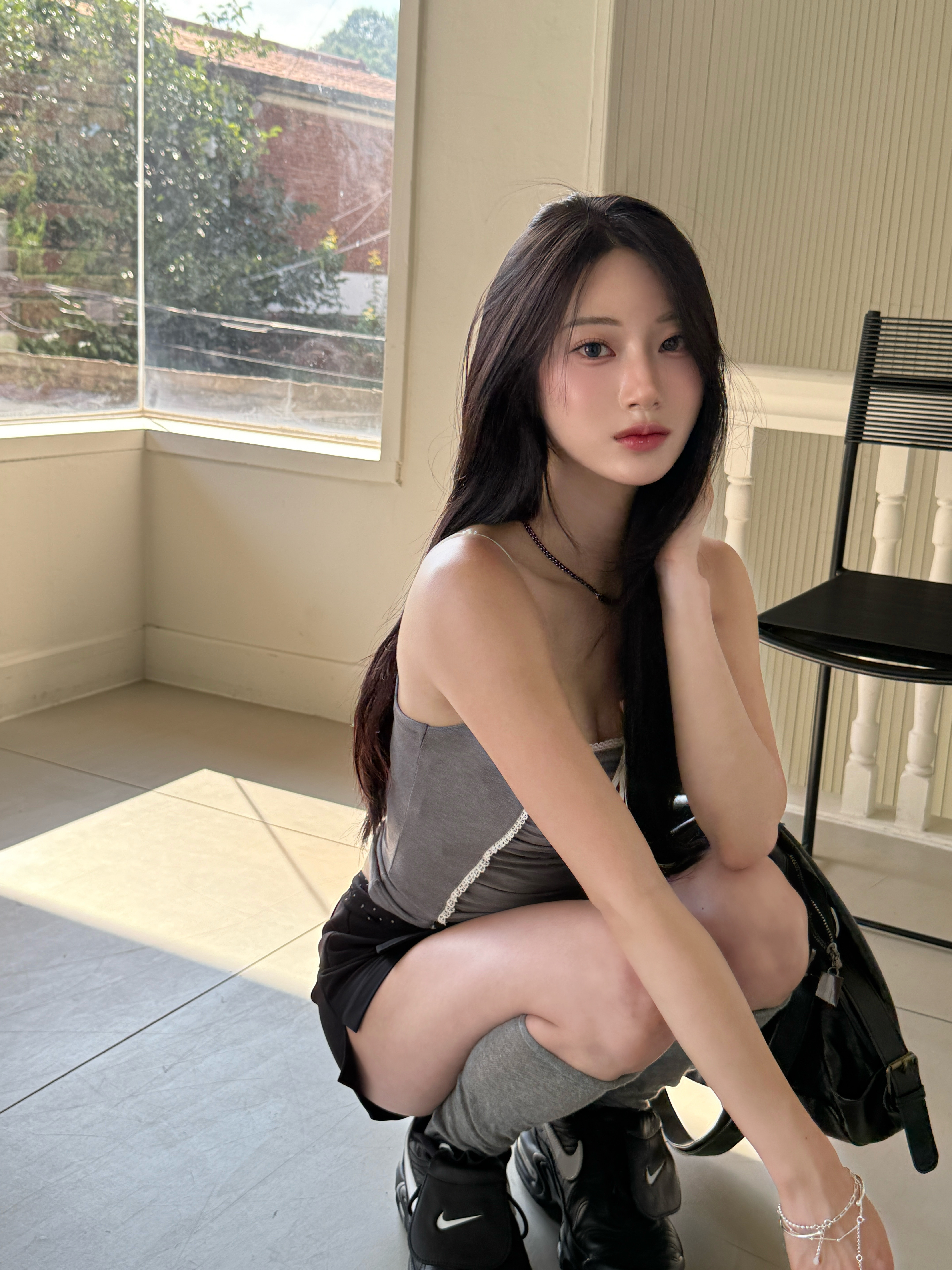 【現貨】C18 純慾細節 蕾絲背心 (灰)