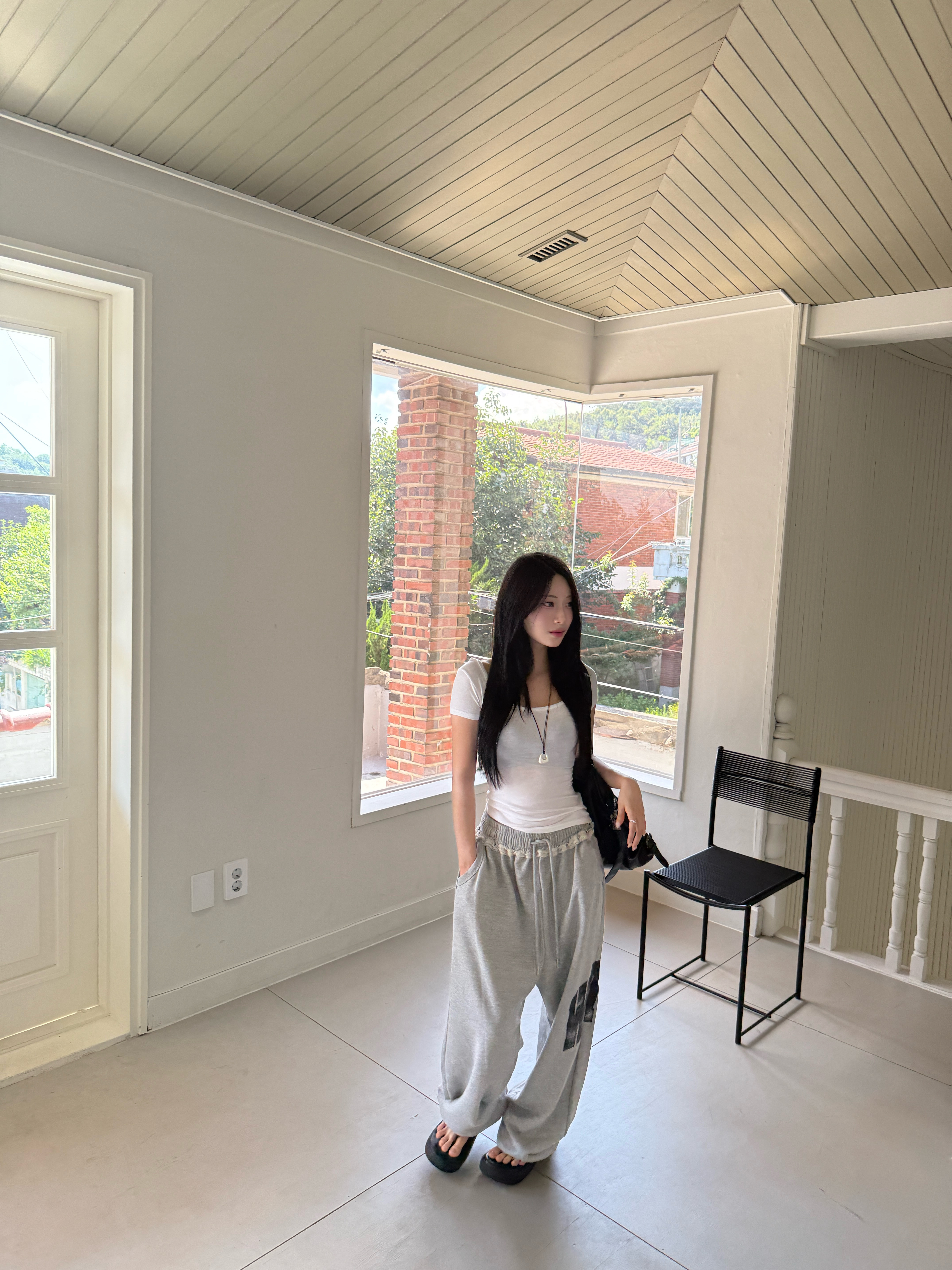 【現貨】C16 空氣感 美胸鎖骨Tee (白)