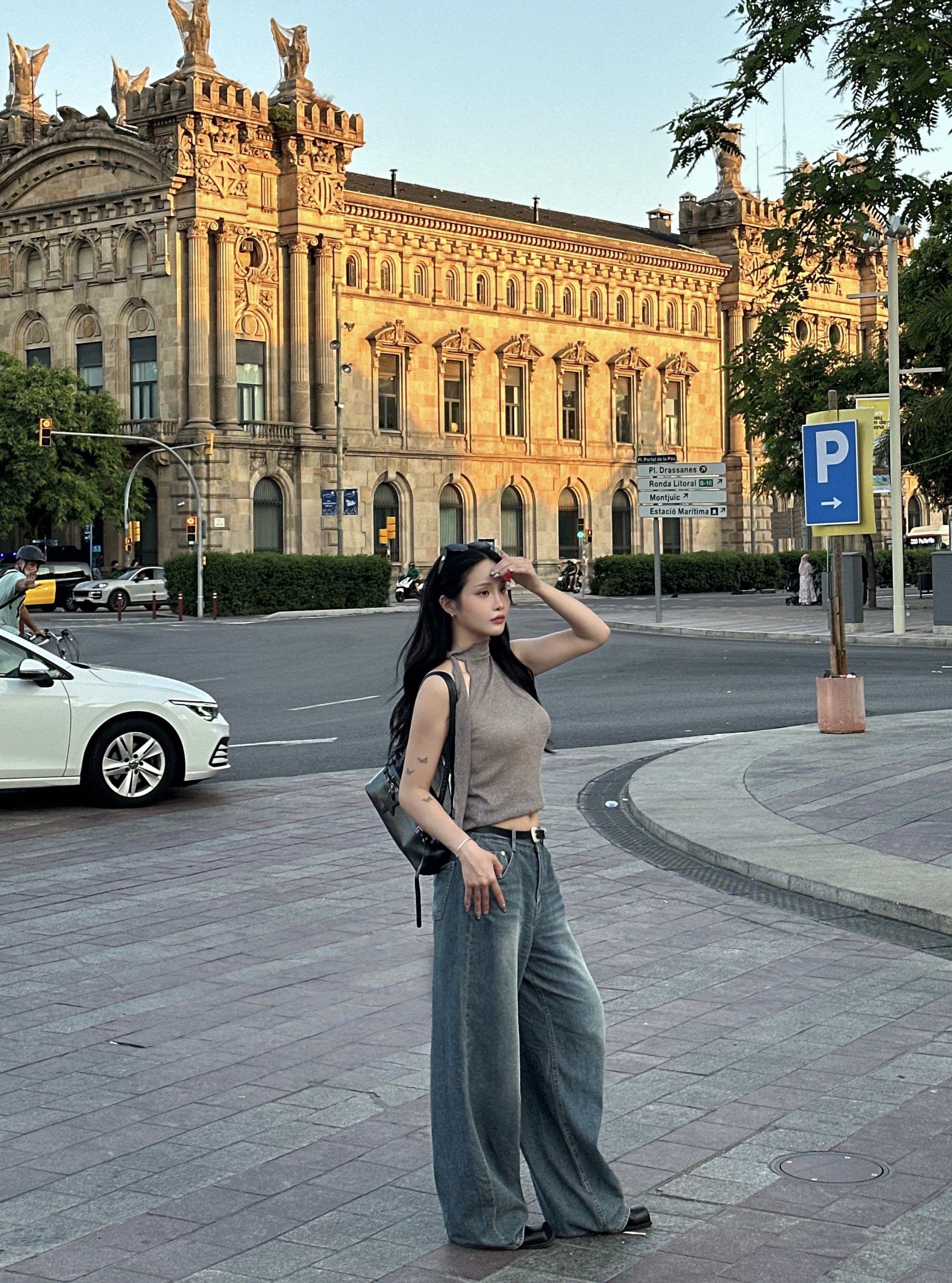 【現貨】C05 立領飄帶空氣背心 (茶褐)