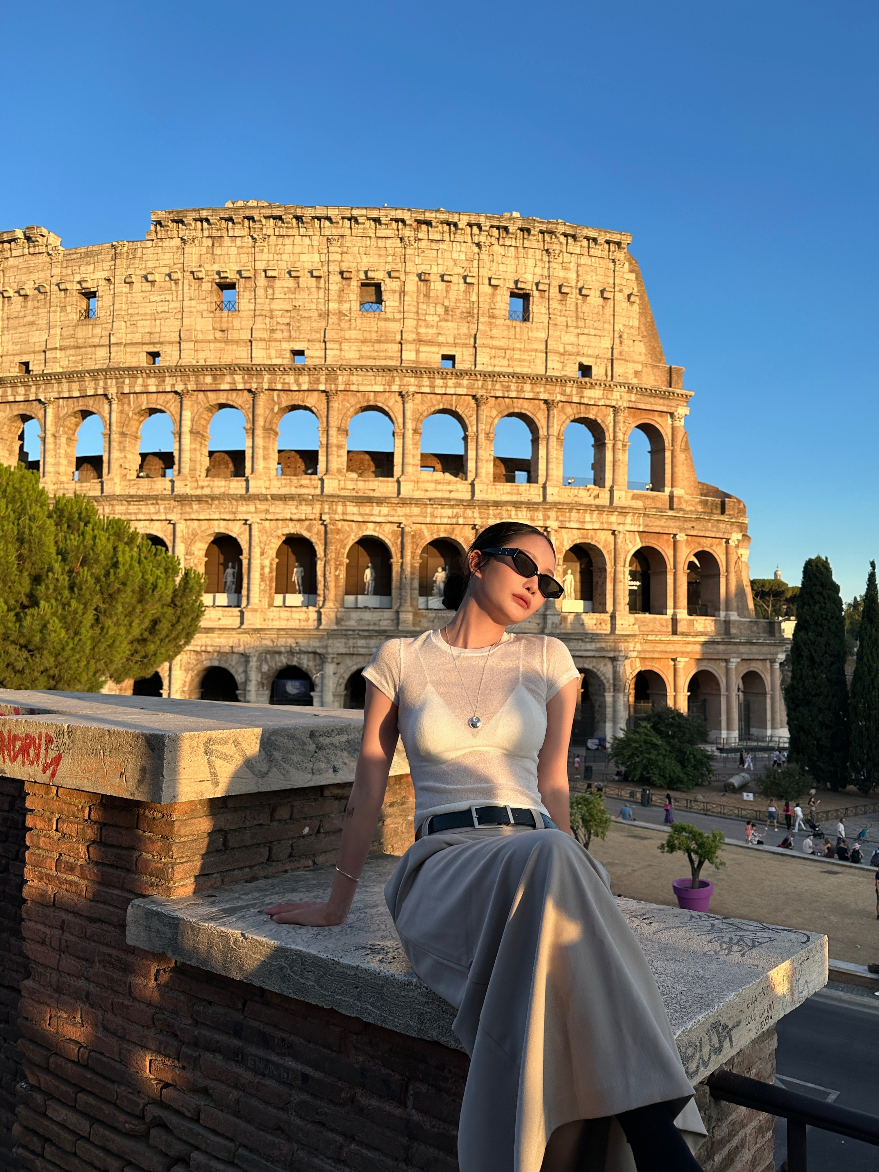 【現貨】C03 透膚十字短Tee (白)