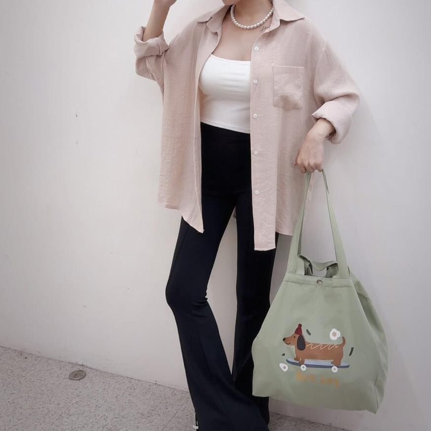 【輕盈優雅的後壓褶造型襯衫】（現貨）