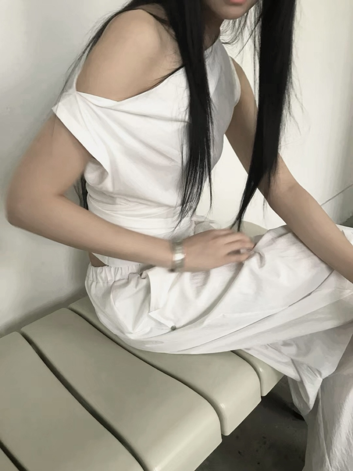 【現貨】C07 一份純粹 不對稱繞綁上衣 (白)