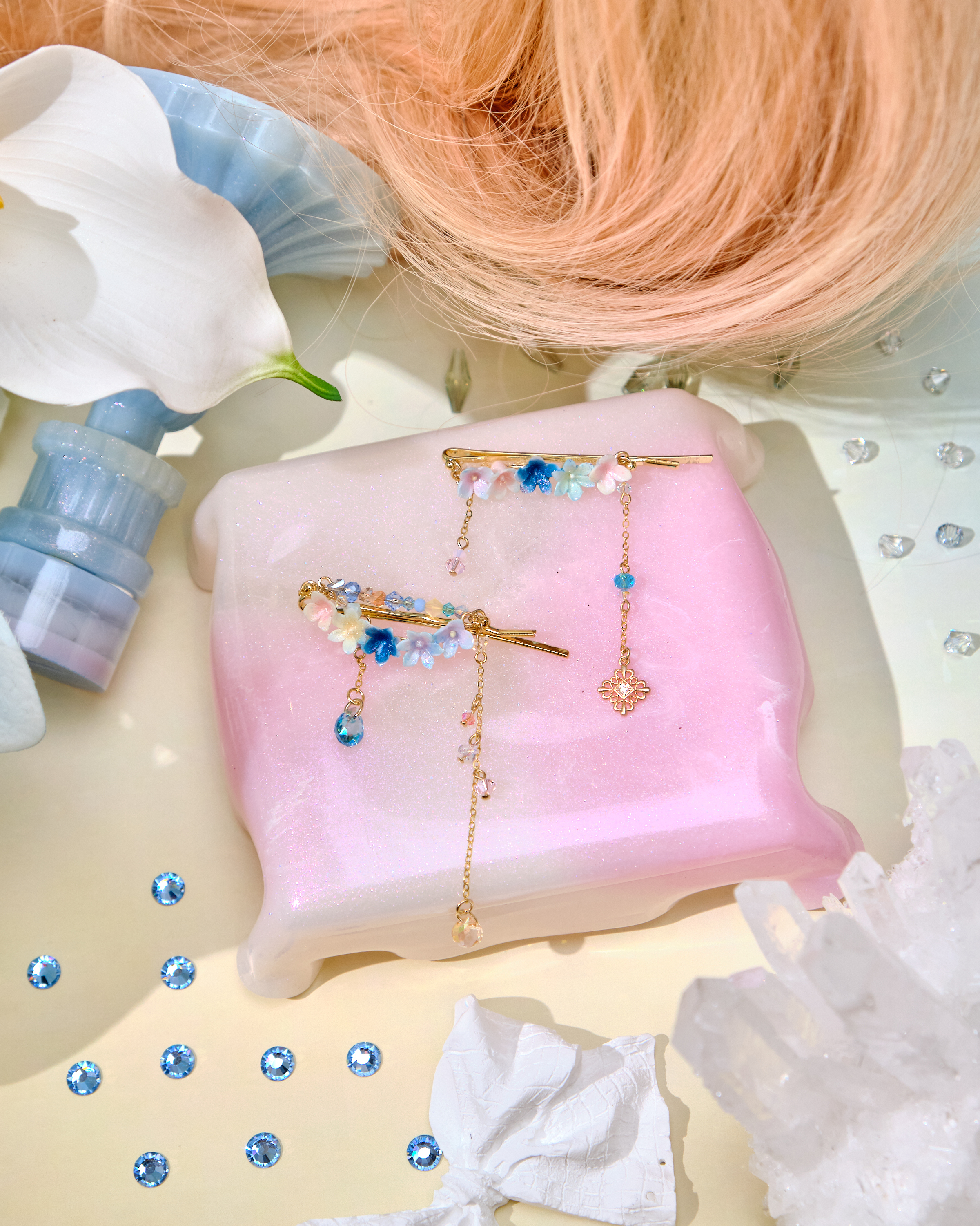 12746 Small Bouquet Pendant Double Barrette Set