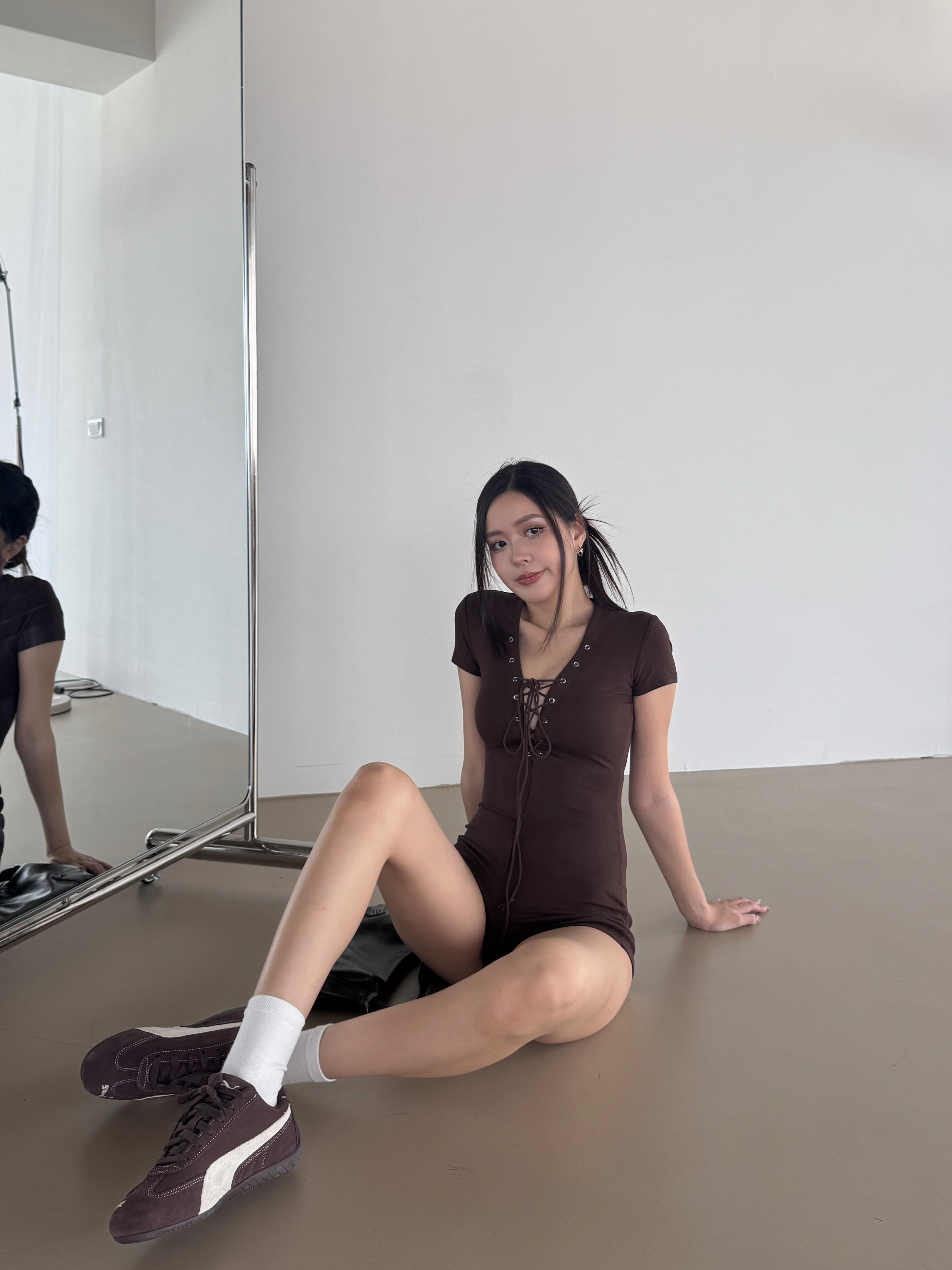 美式辣妹🌶️交叉綁帶V領連體褲(2色)