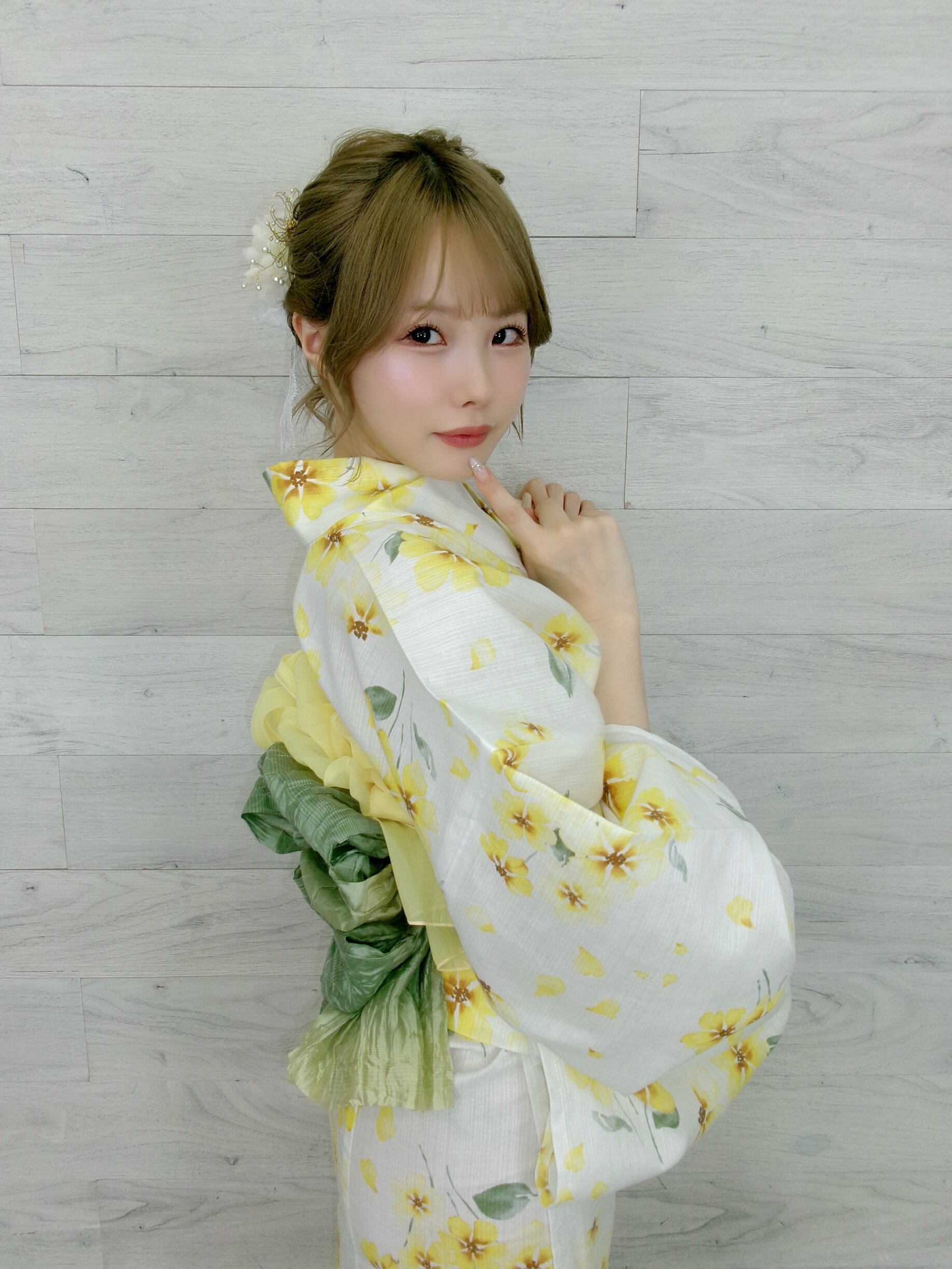 松本一香 - 和服