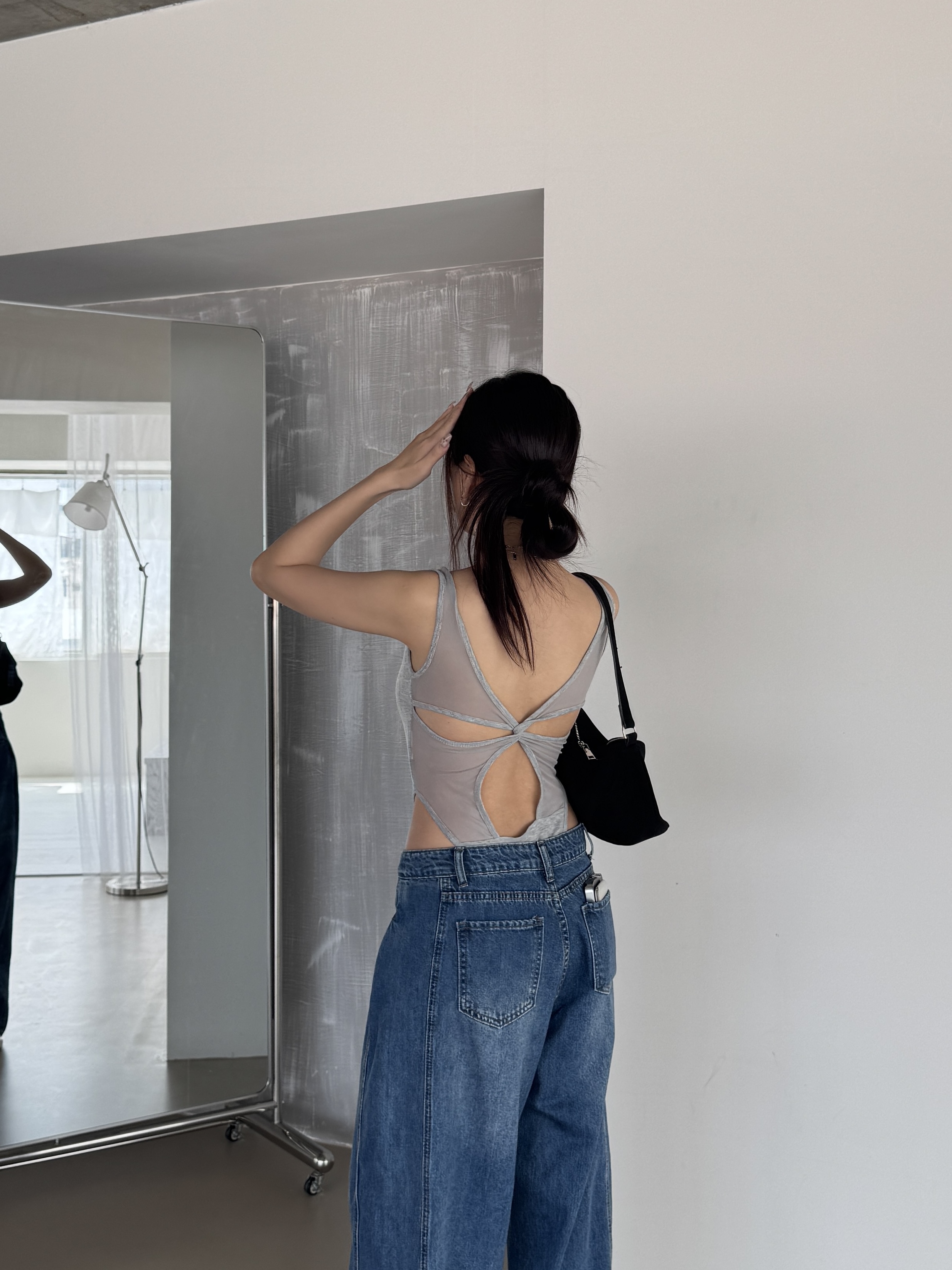 自帶胸墊！後扭結露背Bodysuit🐰(2色)