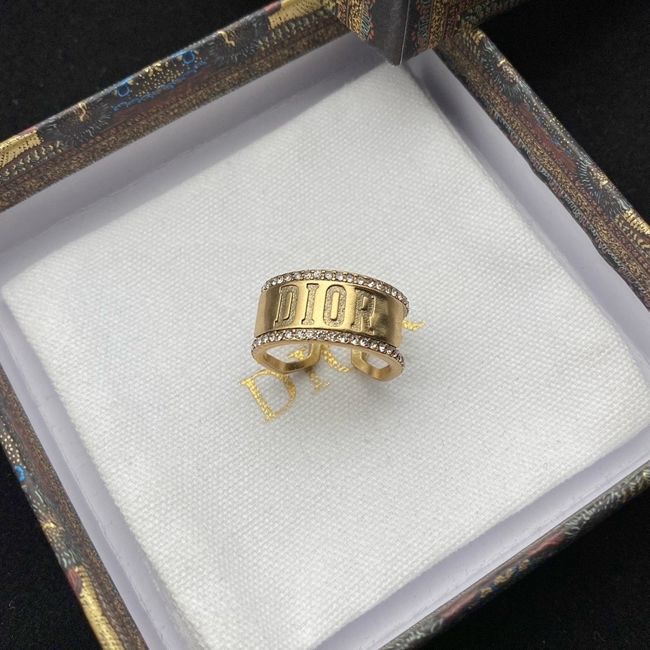 18k D”經典字母仿舊鏡面鑽框’高奢定製戒