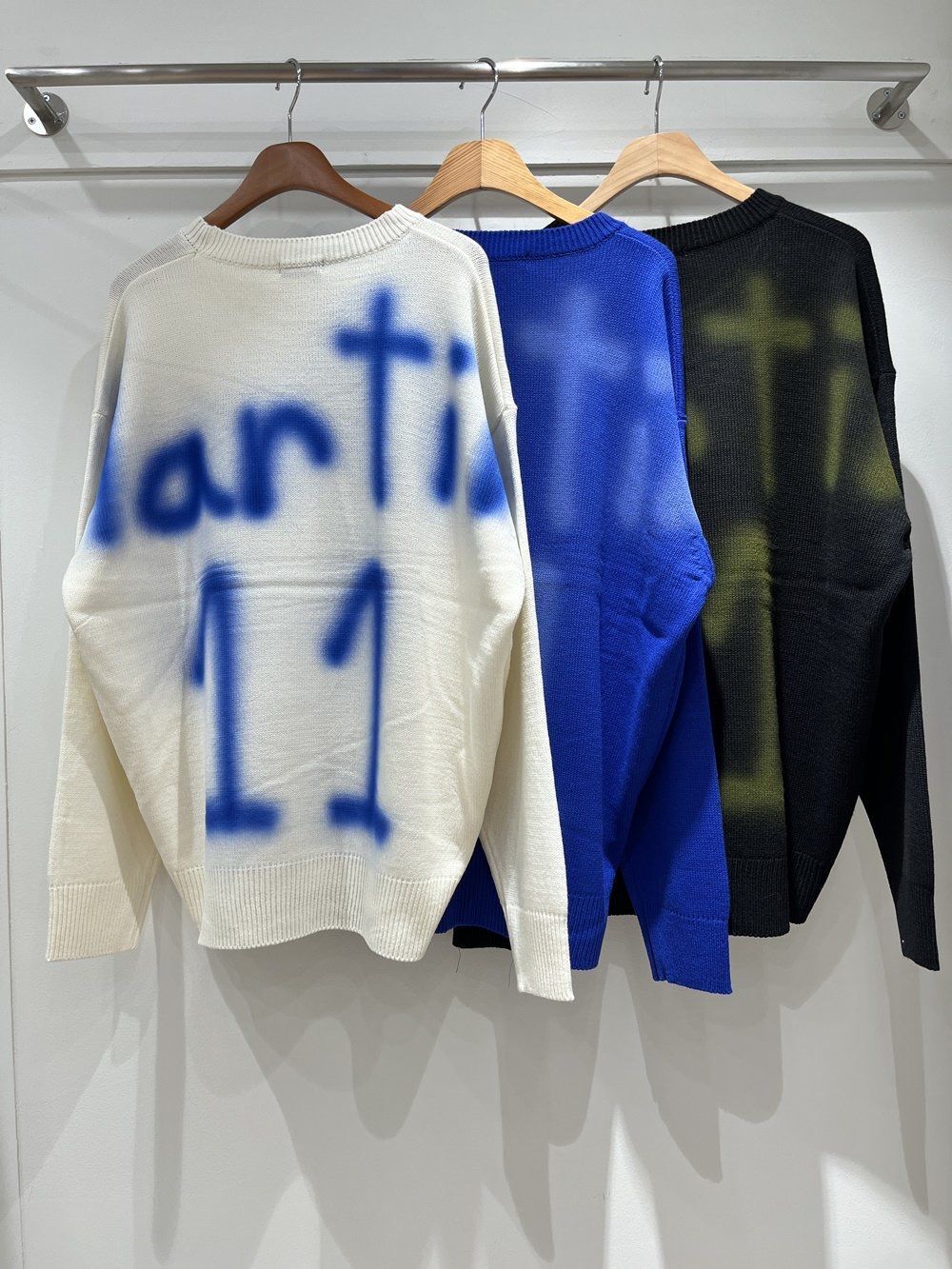 圓領英文字針織衫 10.GVTY-0231T