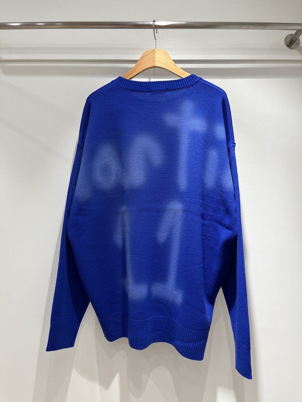 圓領英文字針織衫 10.GVTY-0231T