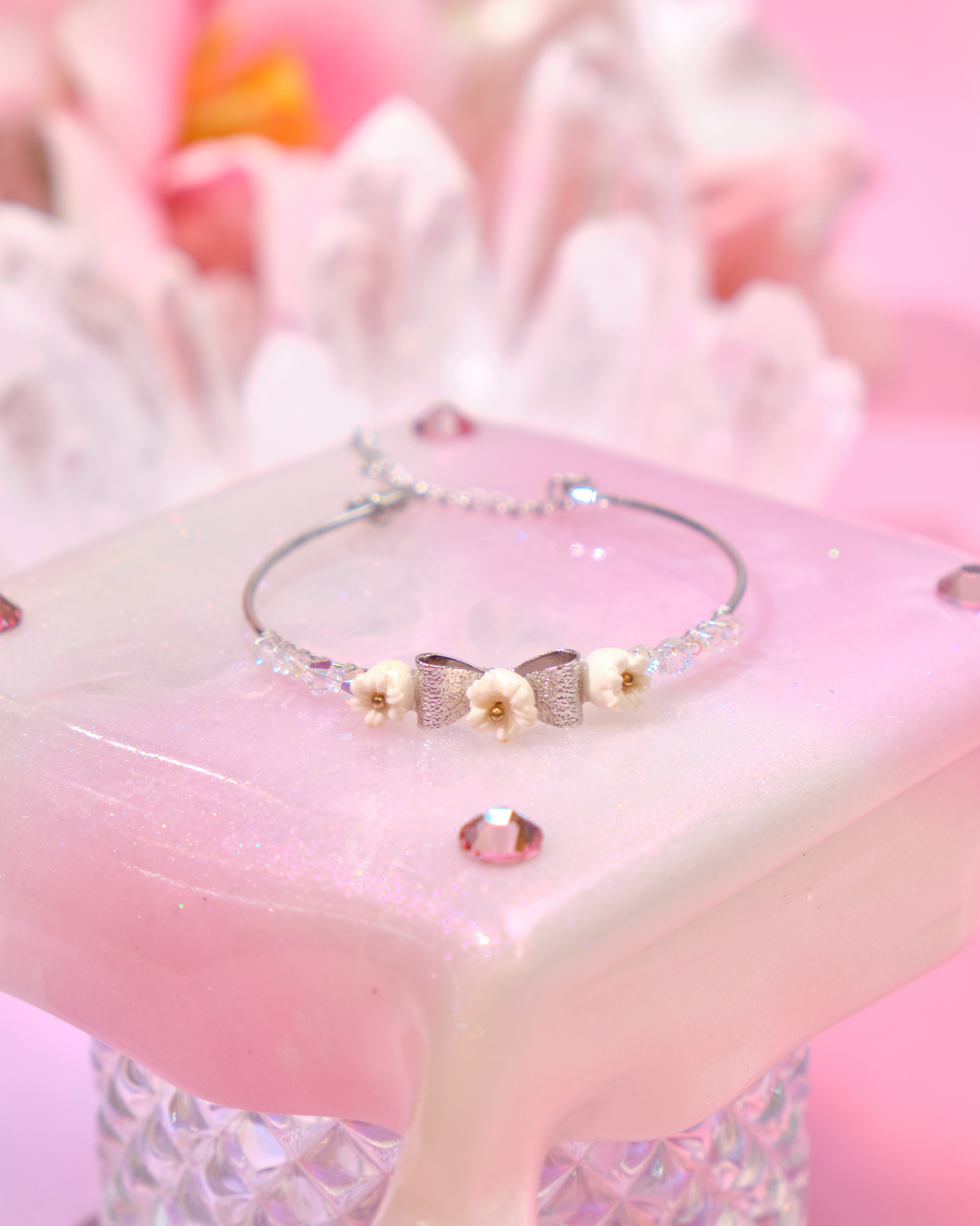 12691 Graceful Garden Small Bouquet Gold/Silver Open Bracelet