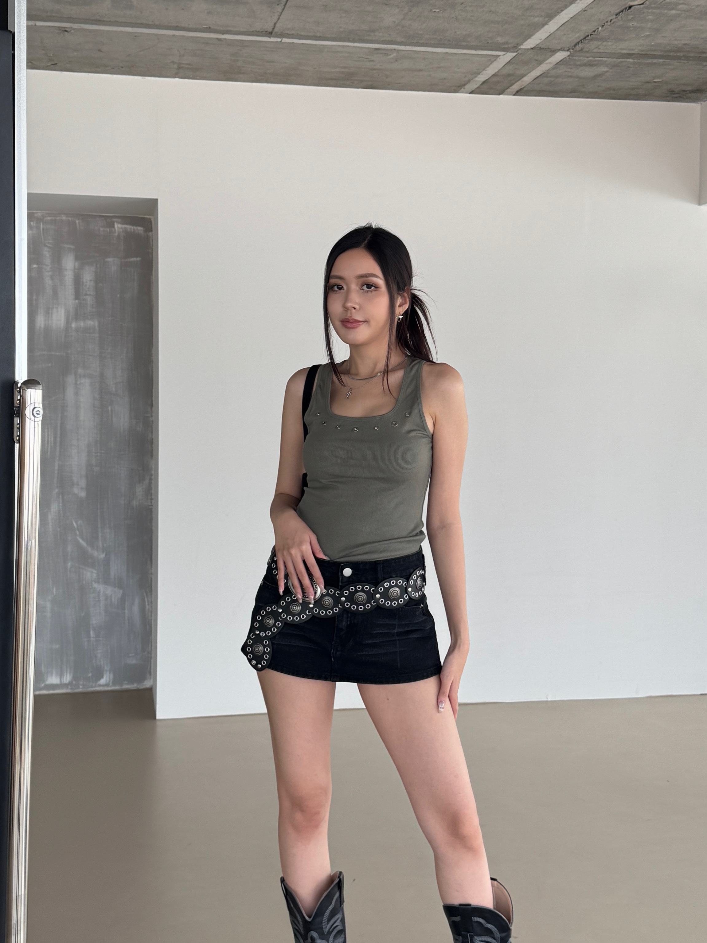 酷甜女孩📞鉚釘設計工字背心(2色)