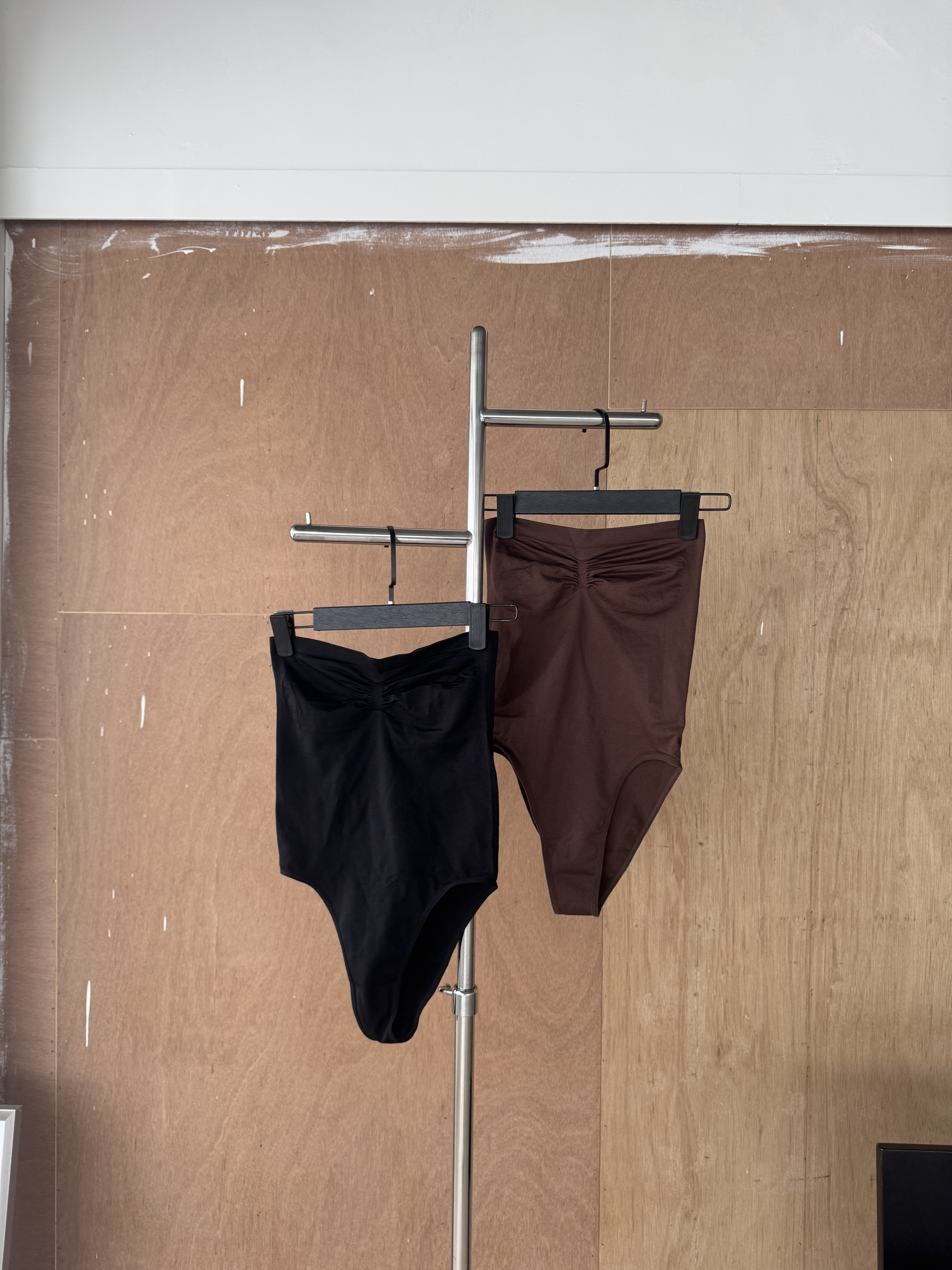 必買🛒!!! 歐美塑身收腰平口Bodysuit(2色)