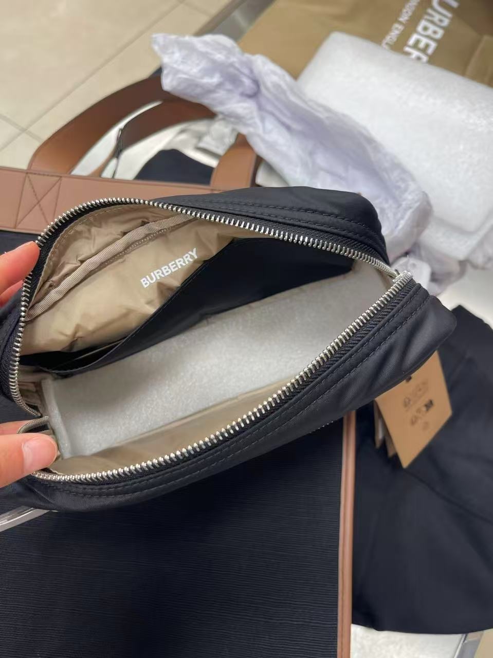 Burberry Wilton Nylon Washing bag zip pouch 2 colors