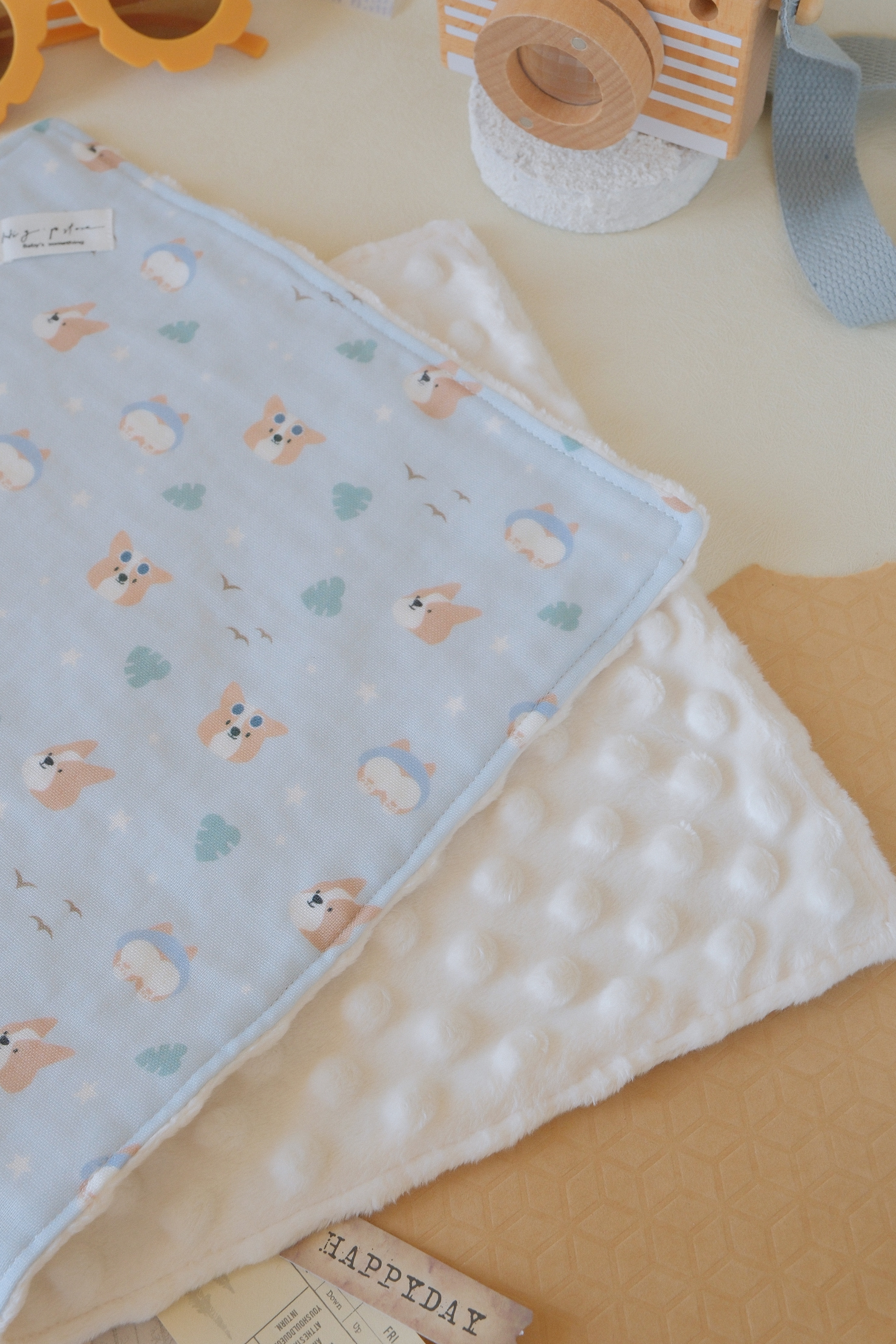 Hi Y.P store-枕巾-獨家設計款-柯基夏日誌