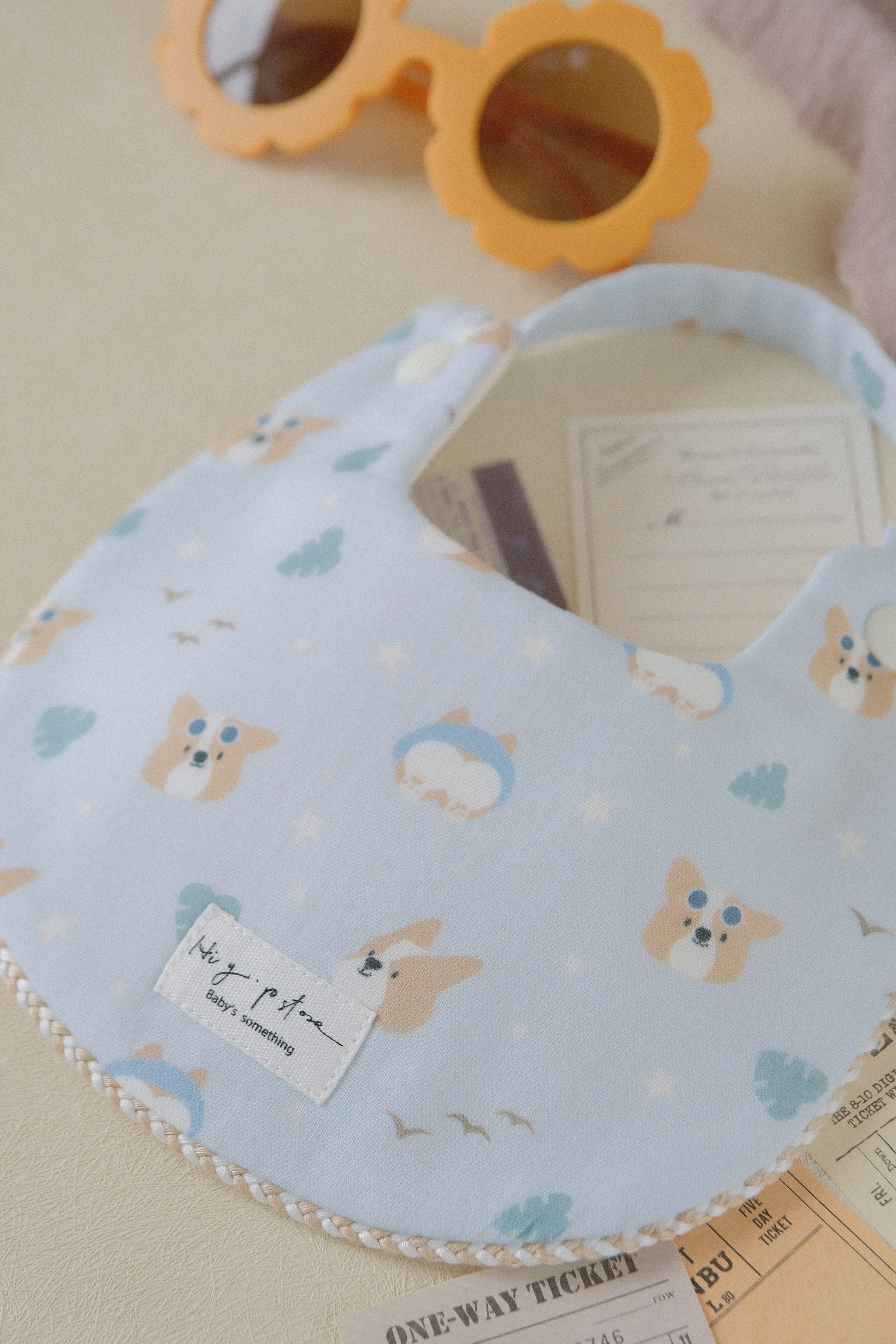 Hi Y.P store-手作圍兜-獨家設計-柯基夏日誌