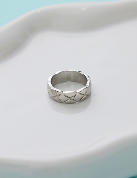 【鈦鋼】經典菱格戒指-窄版(銀)