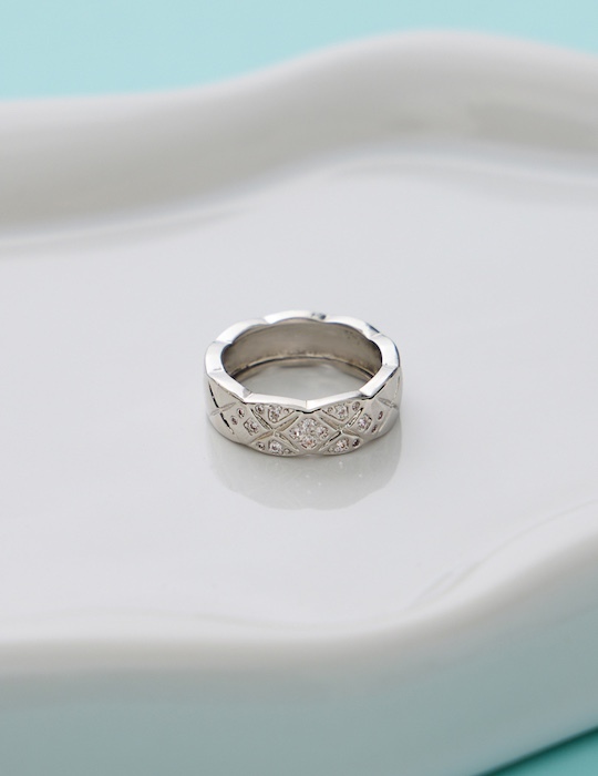 【鈦鋼】微鑲菱格戒指(銀)