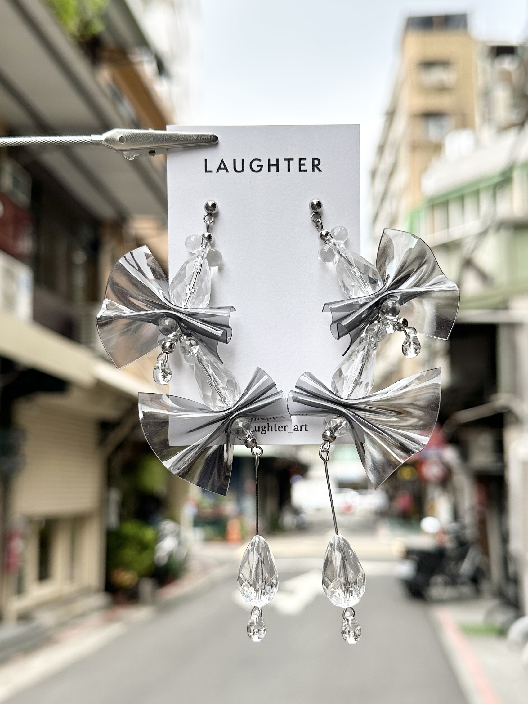 [LAUGHTER] ribbon drops | 黑色 | 耳針 | NO.251