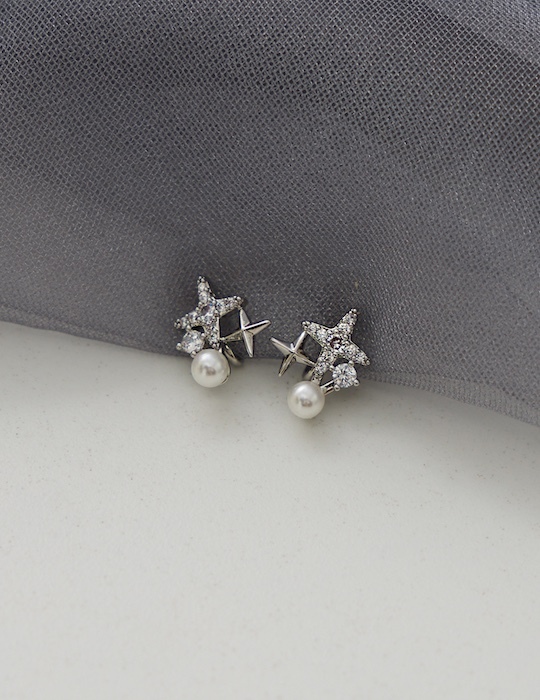 光芒星鑽珍珠。夾式耳環