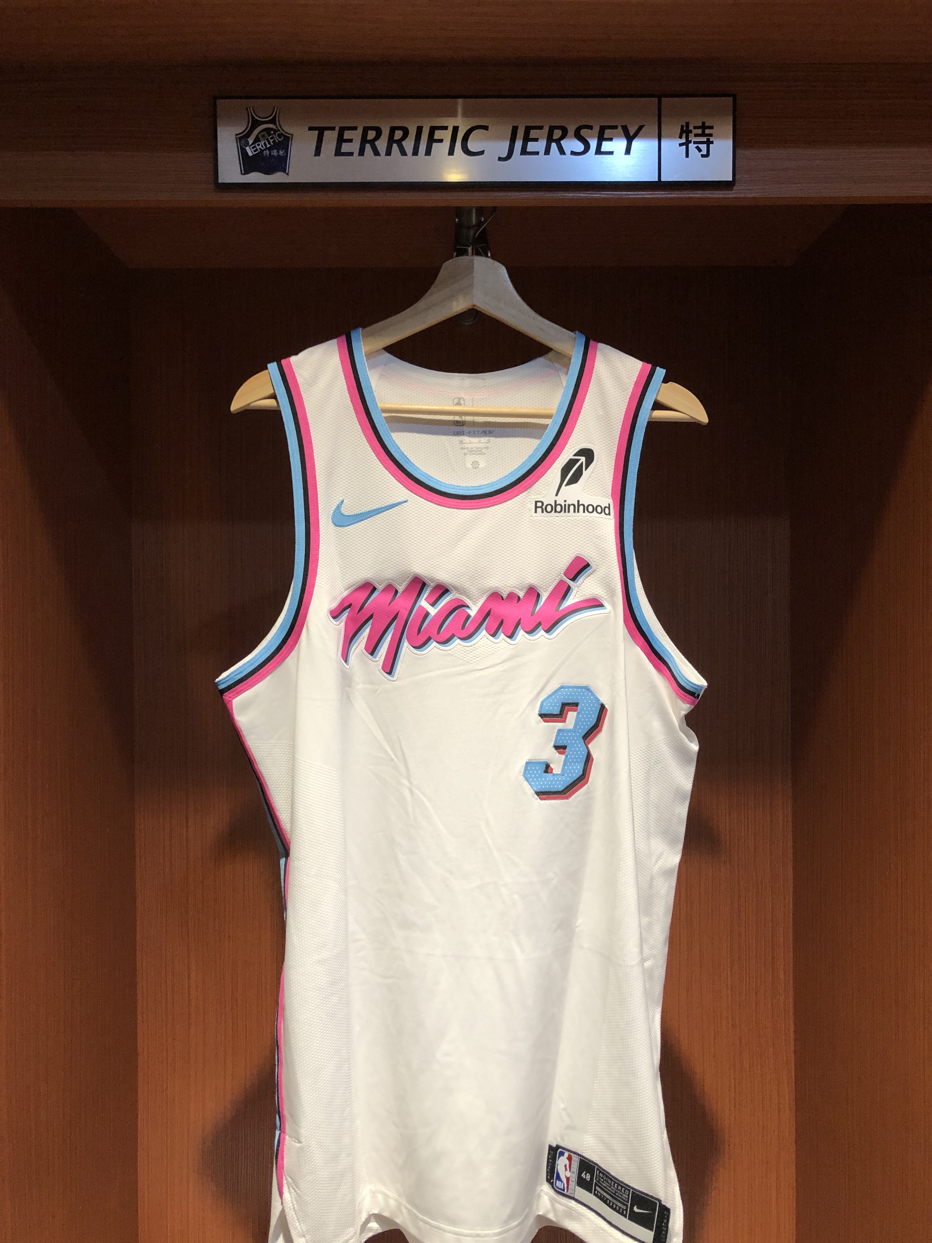 NBA球衣 親簽含認證 Dwyane Wade 邁阿密熱火城市 白南灣 City Nike Authentic 球員版 電繡 Fanatics 官方雷射編號 全新